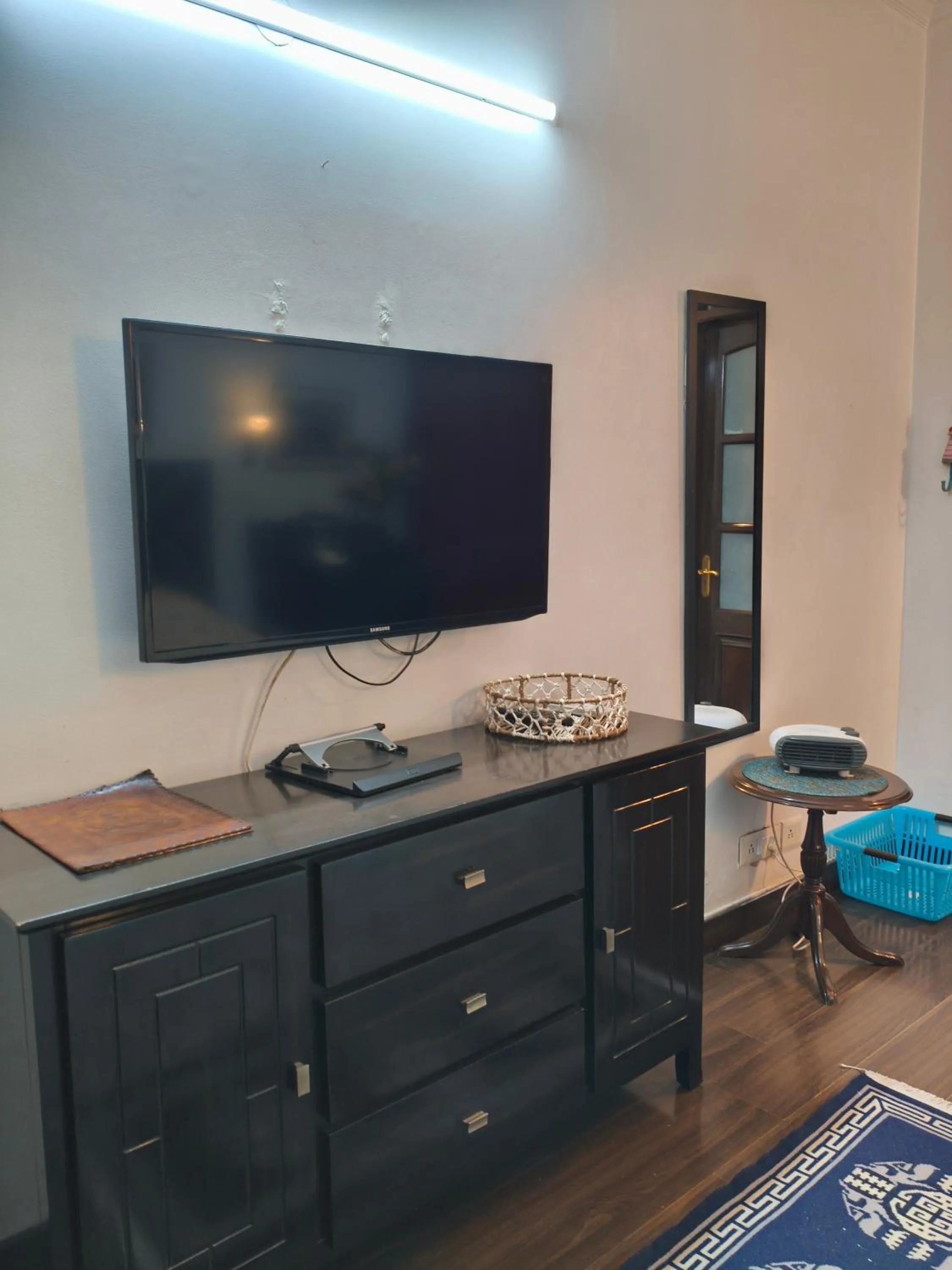 TV and multimedia in Vandana's Bed and breakfast