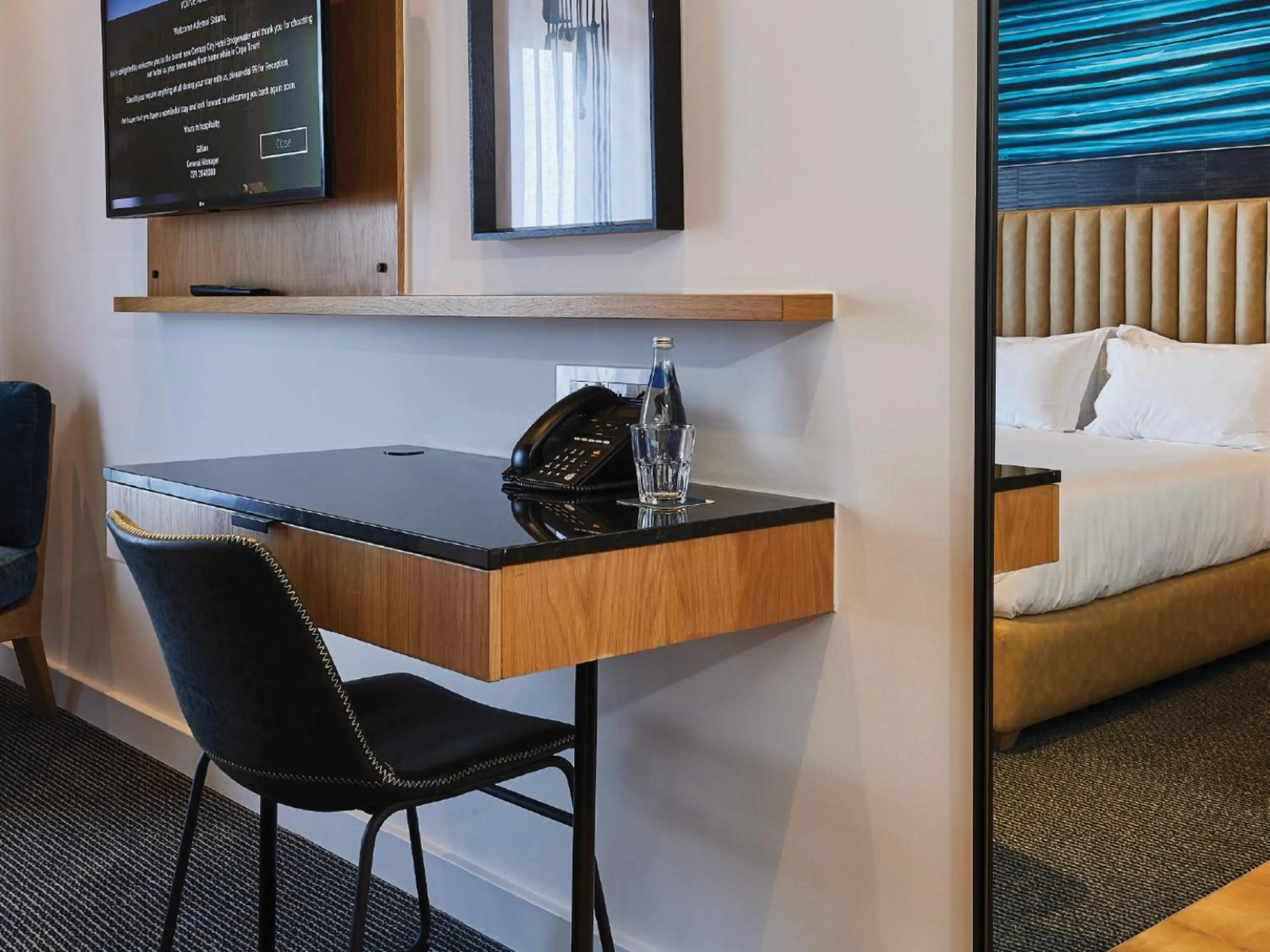 Seating area, Bed in Century City Hotel Bridgewater
