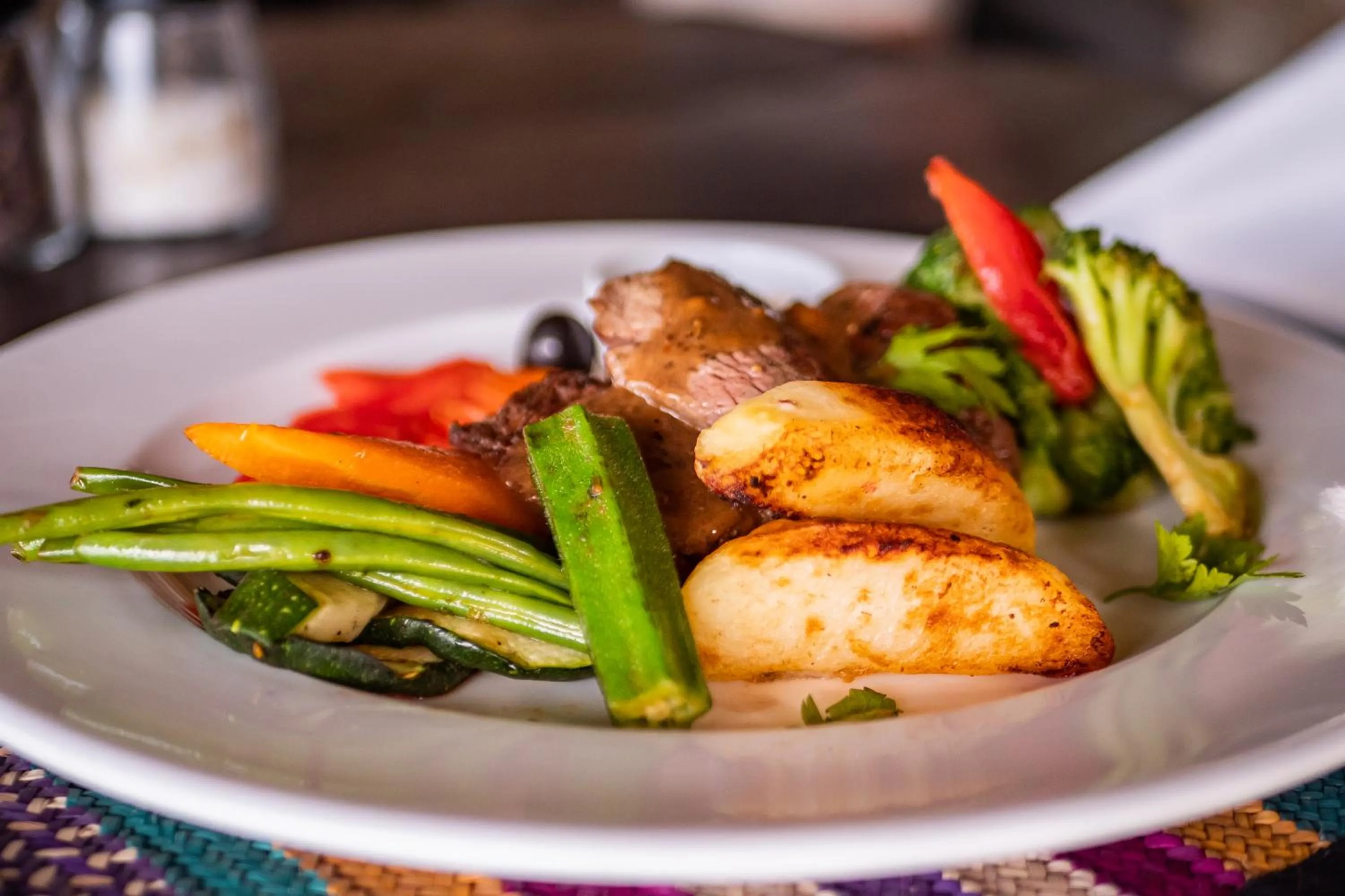 Restaurant/places to eat in Sunshine Marine Lodge