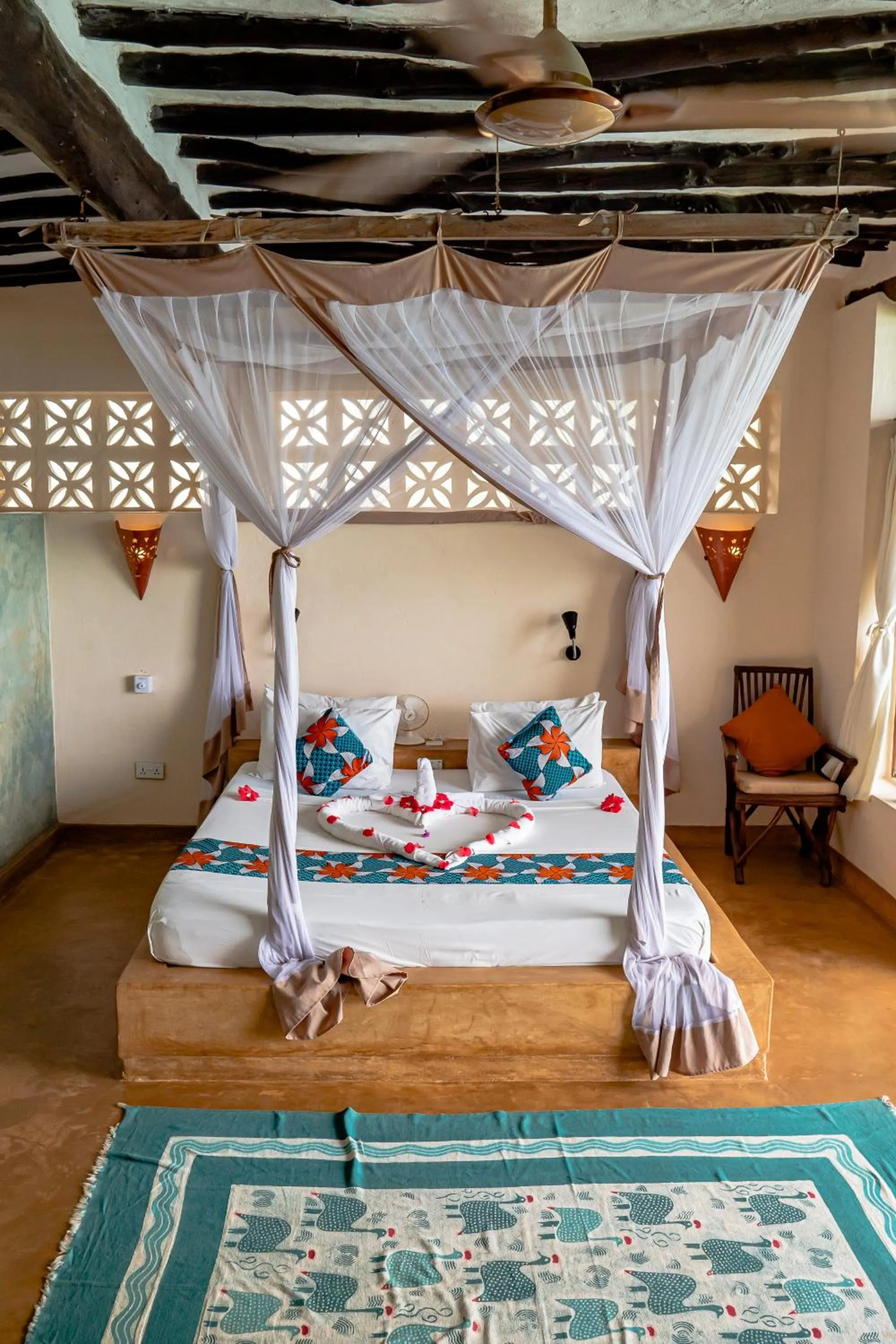 Bed in Sunshine Marine Lodge