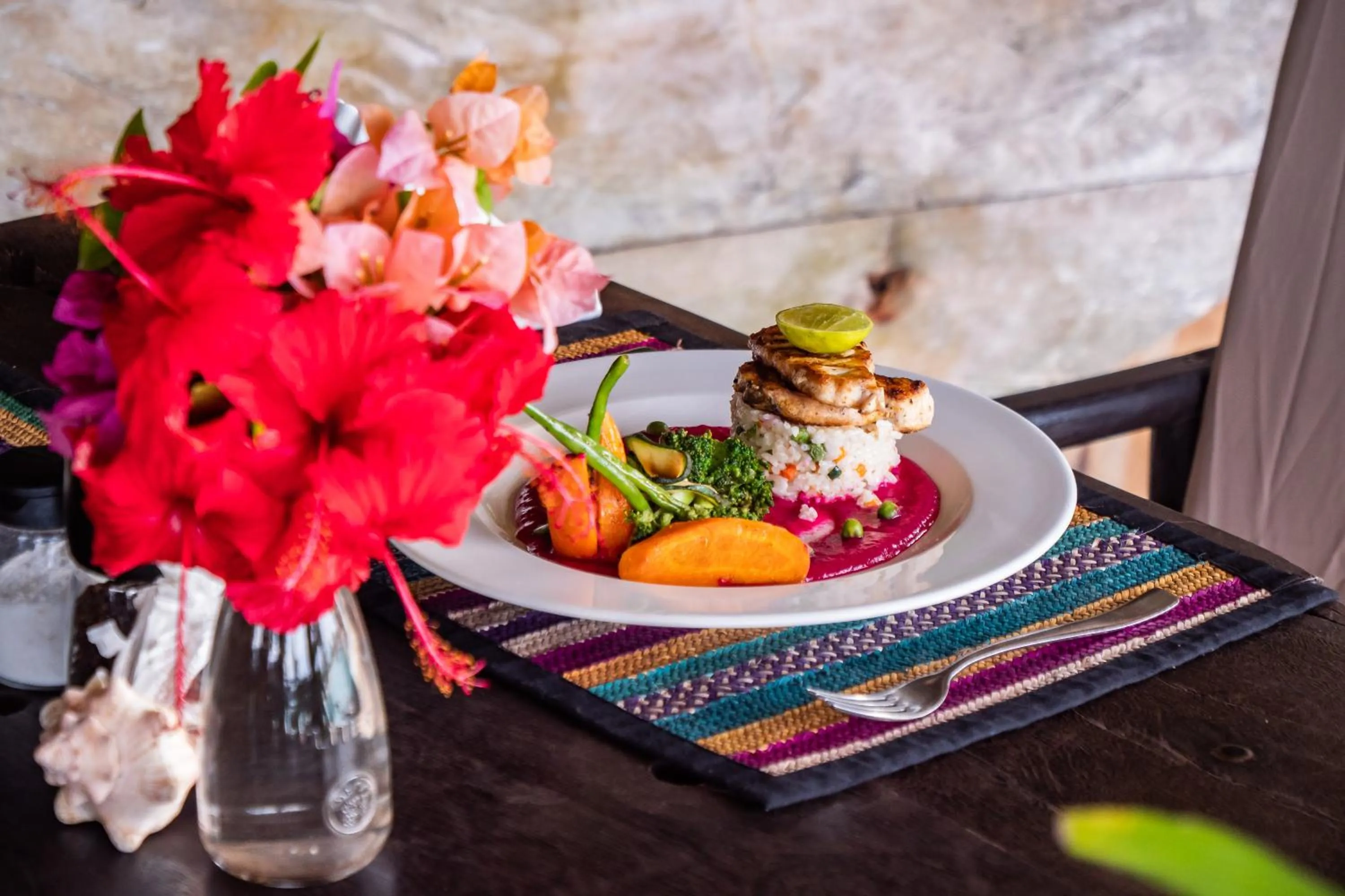 Restaurant/places to eat in Sunshine Marine Lodge