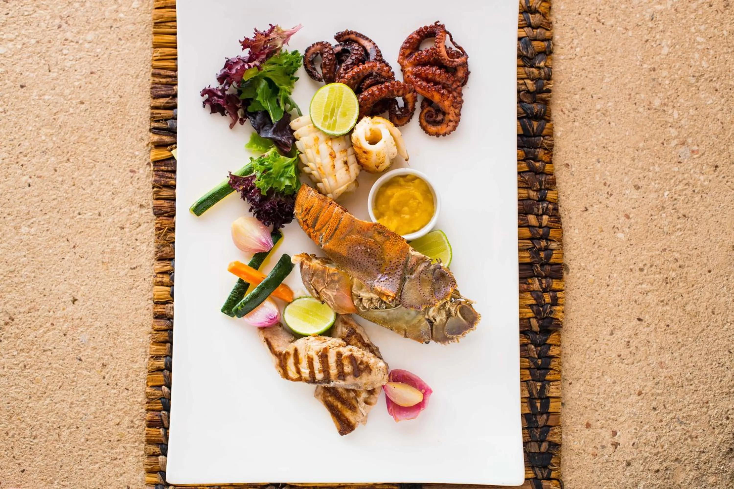 Food and drinks in Sunshine Marine Lodge