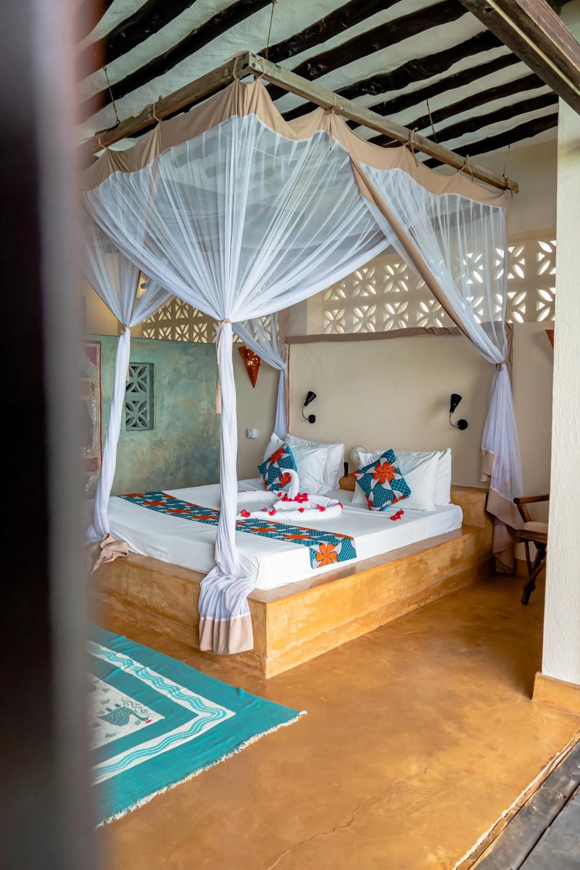 Bed in Sunshine Marine Lodge