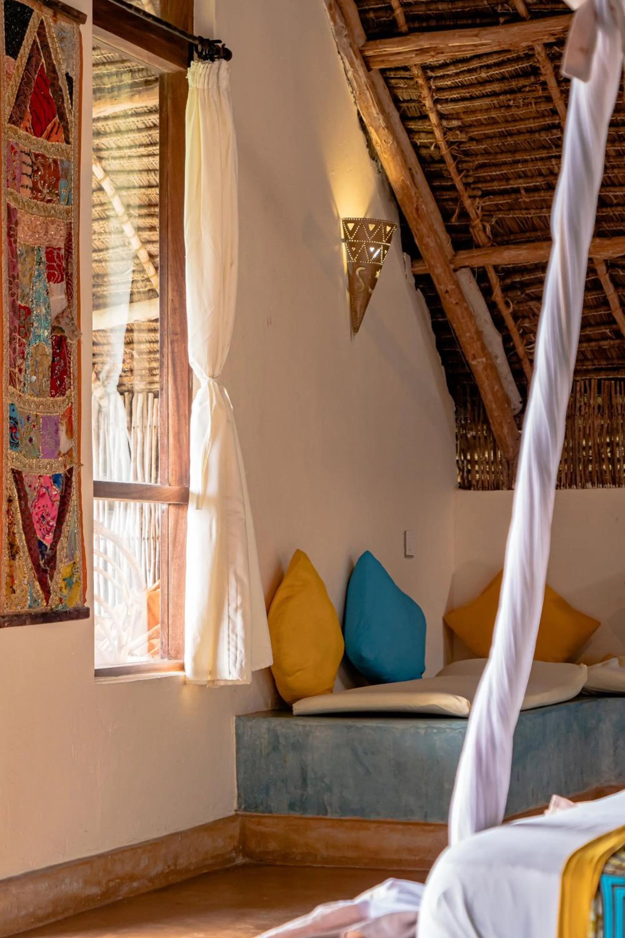 Decorative detail, Bed in Sunshine Marine Lodge