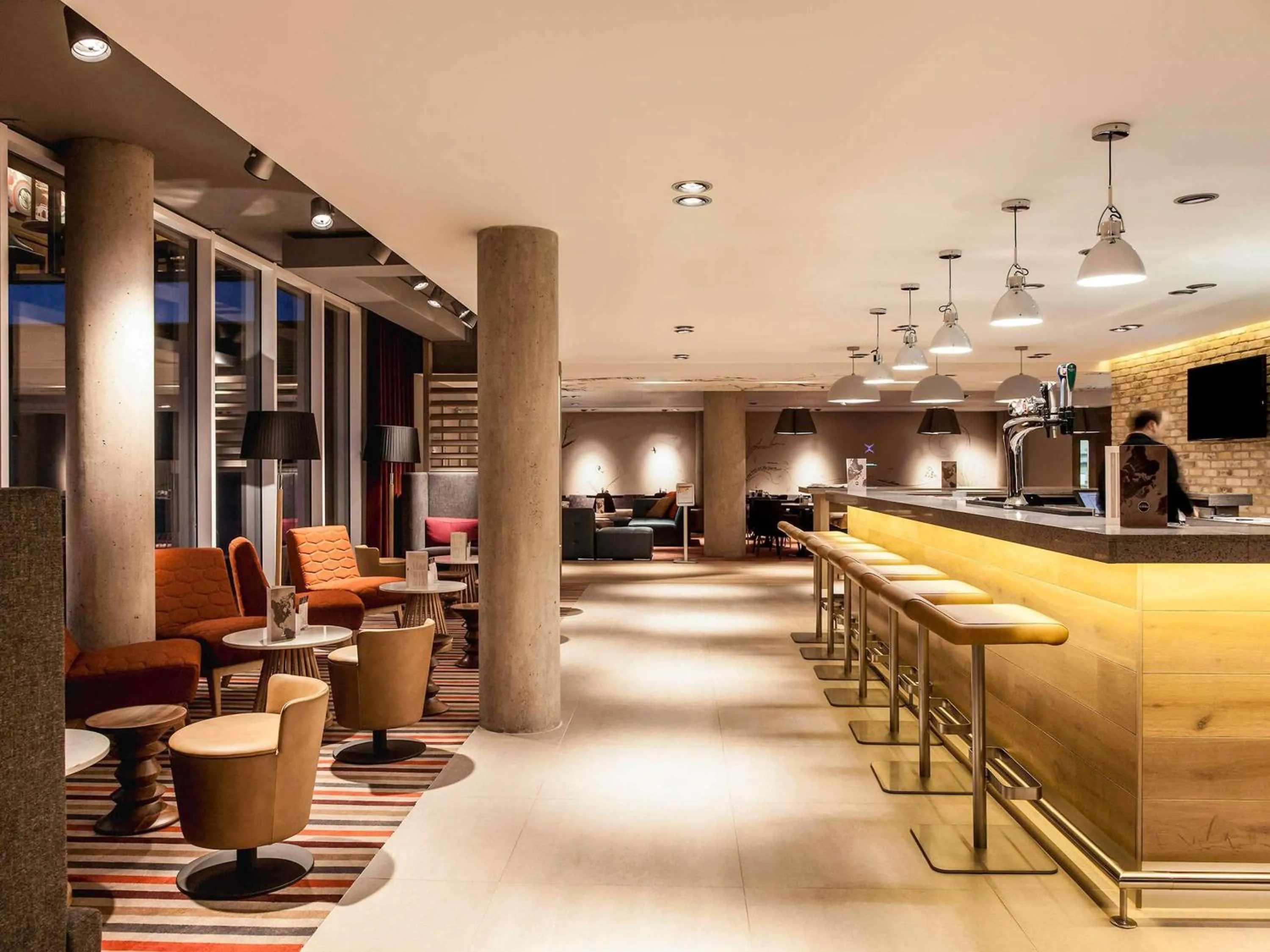 Restaurant/places to eat in ibis Edinburgh Centre South Bridge – Royal Mile