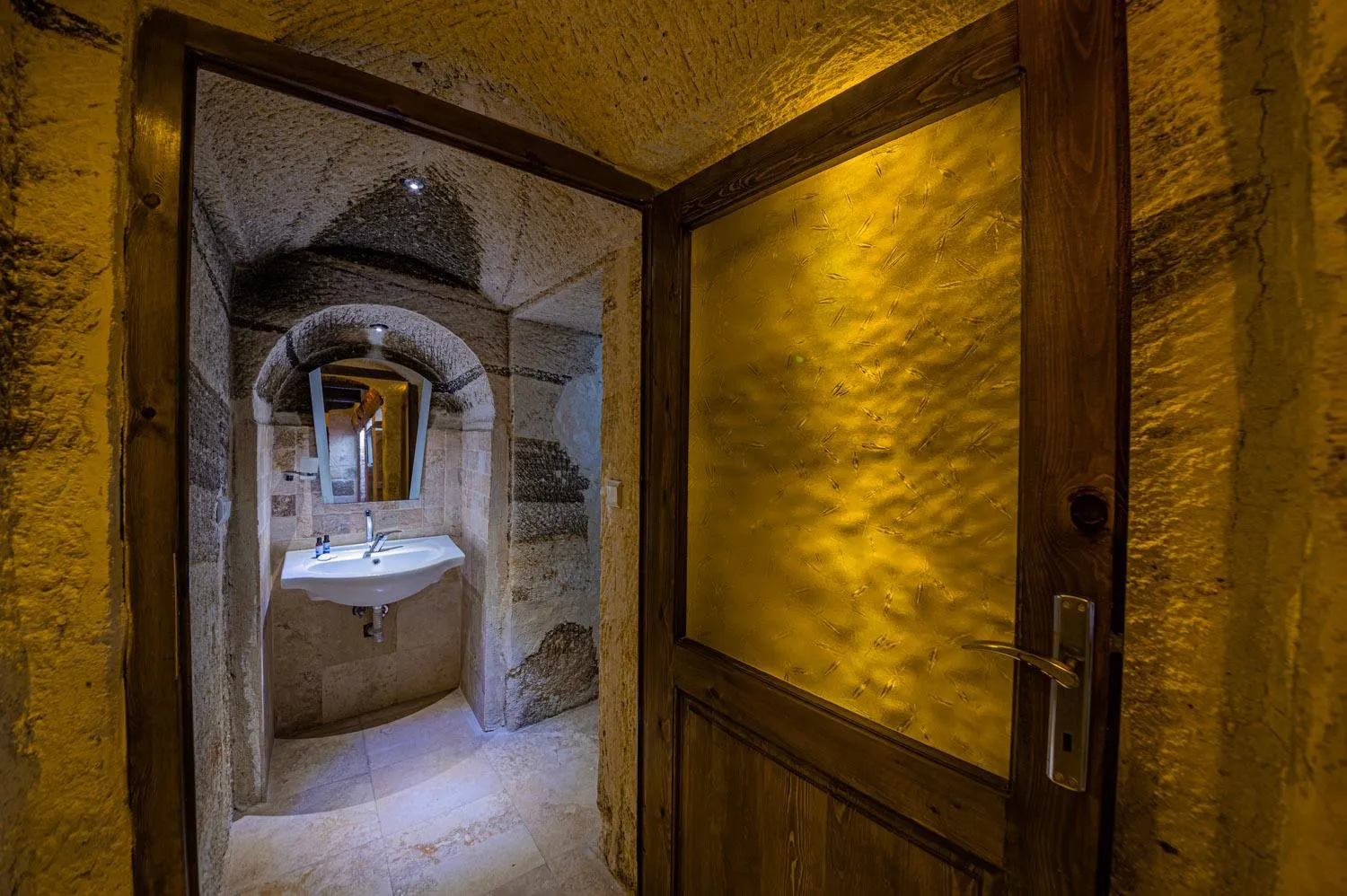 Shower in Konak Bezirhane Cave Otel