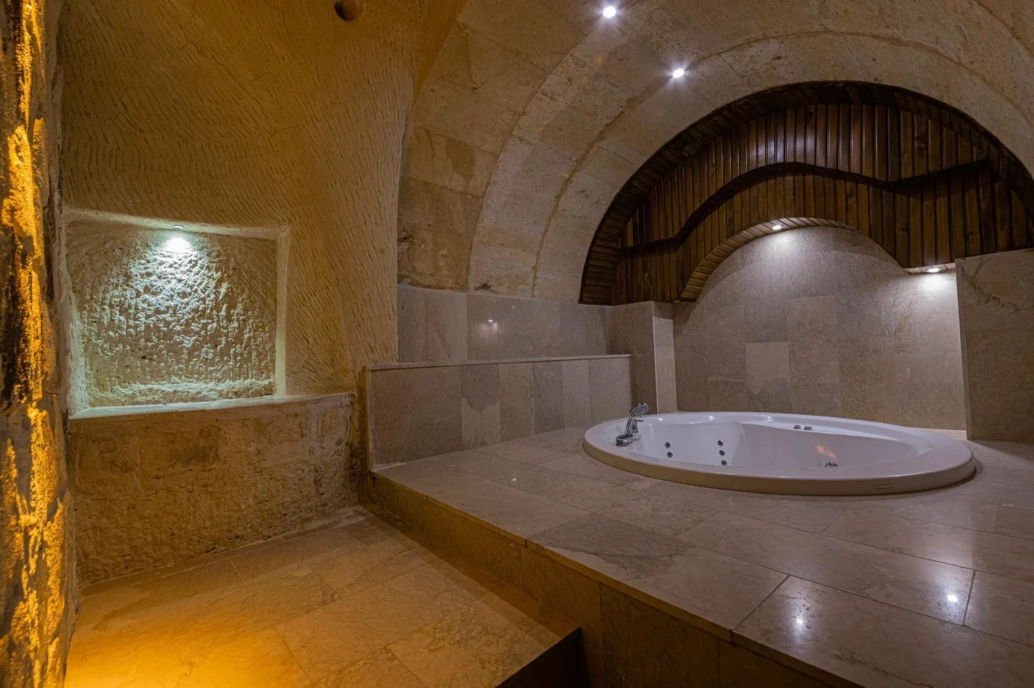 Shower in Konak Bezirhane Cave Otel