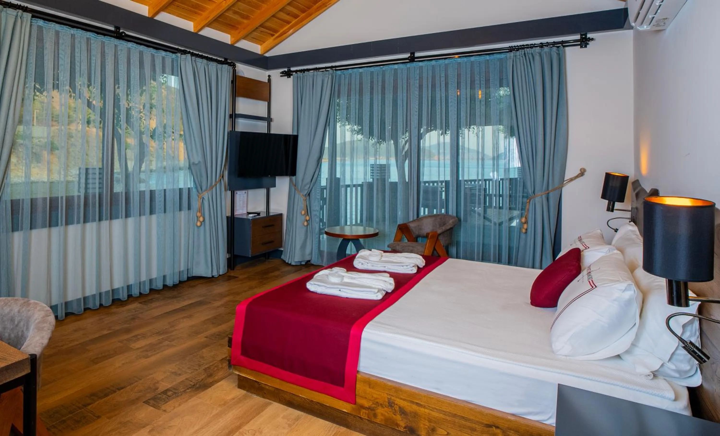 Bed in Porto Amore Club Hotel