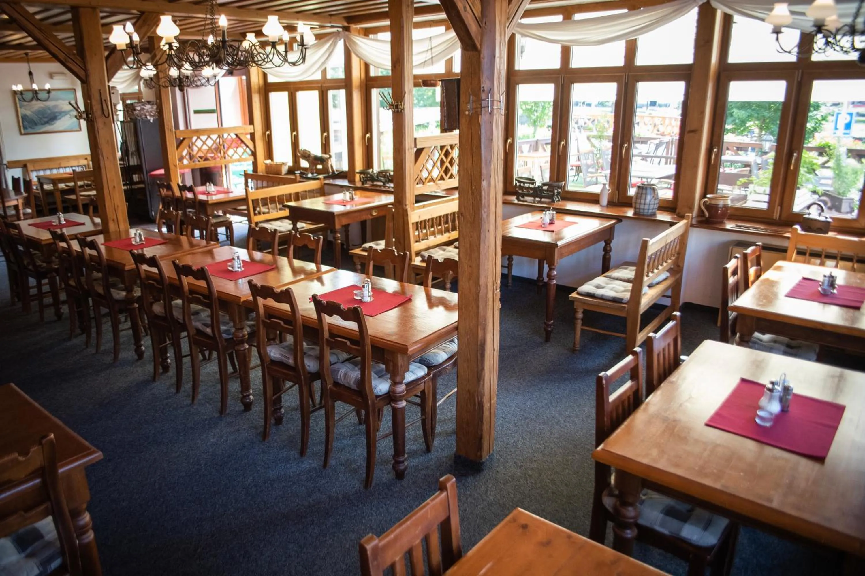 Restaurant/places to eat in Hotel Jelinek