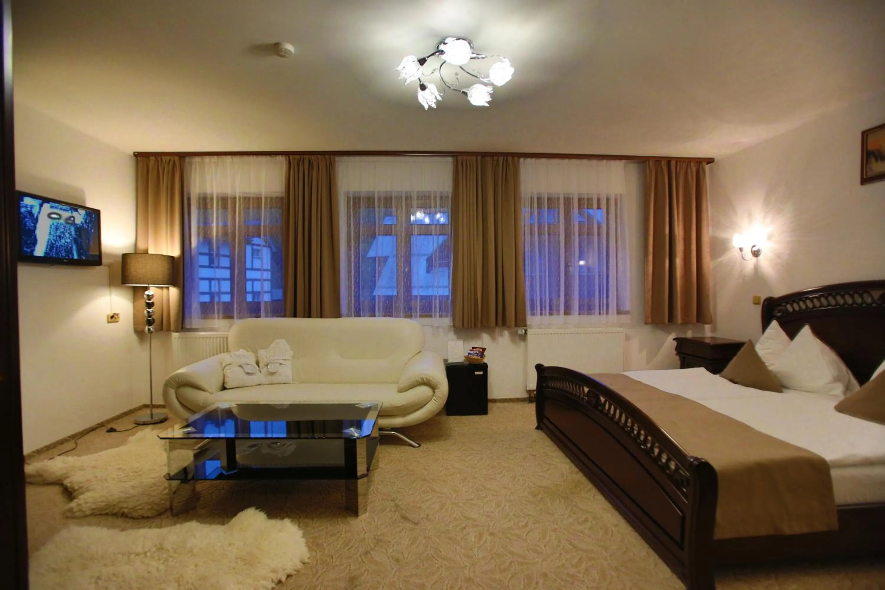 TV and multimedia, Bed in Hotel Jelinek