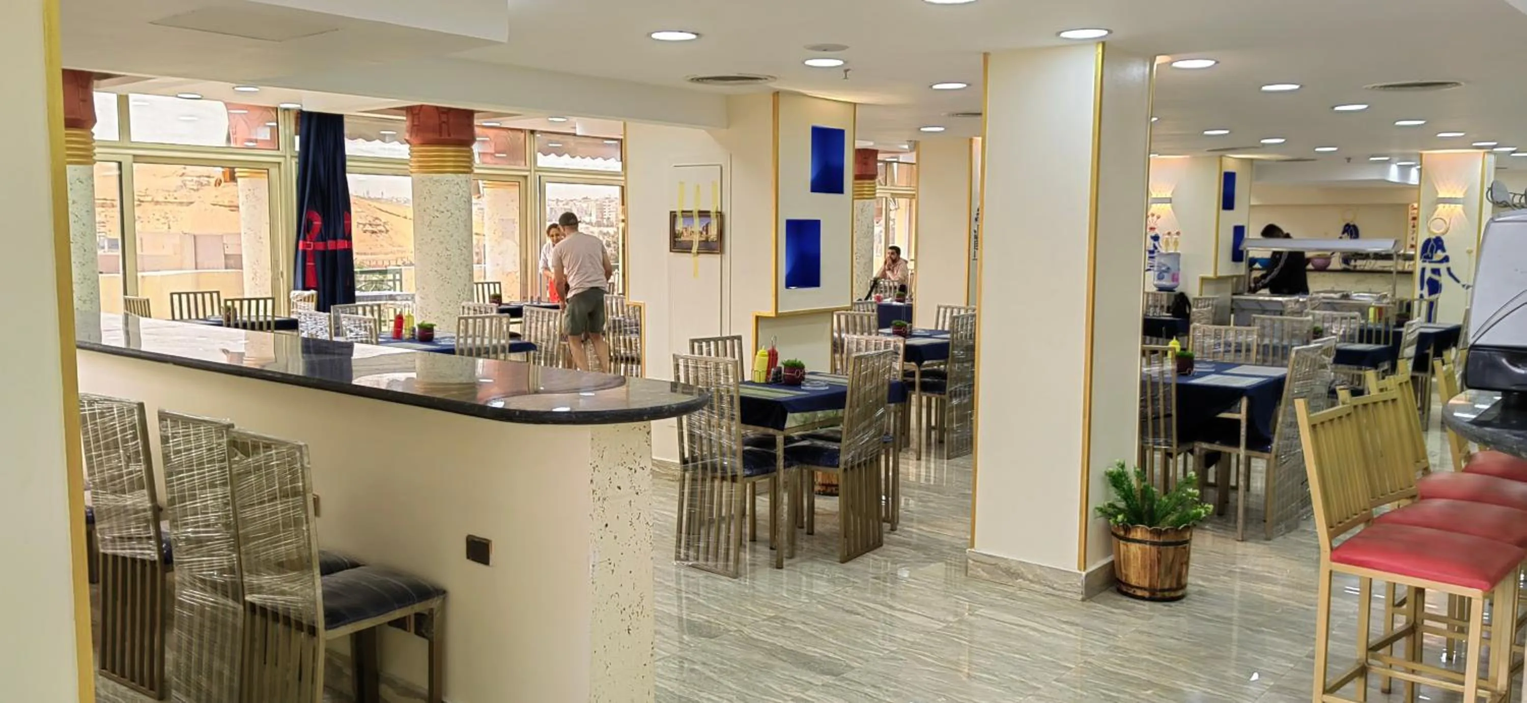 Restaurant/places to eat in Regency Pyramids Hotel