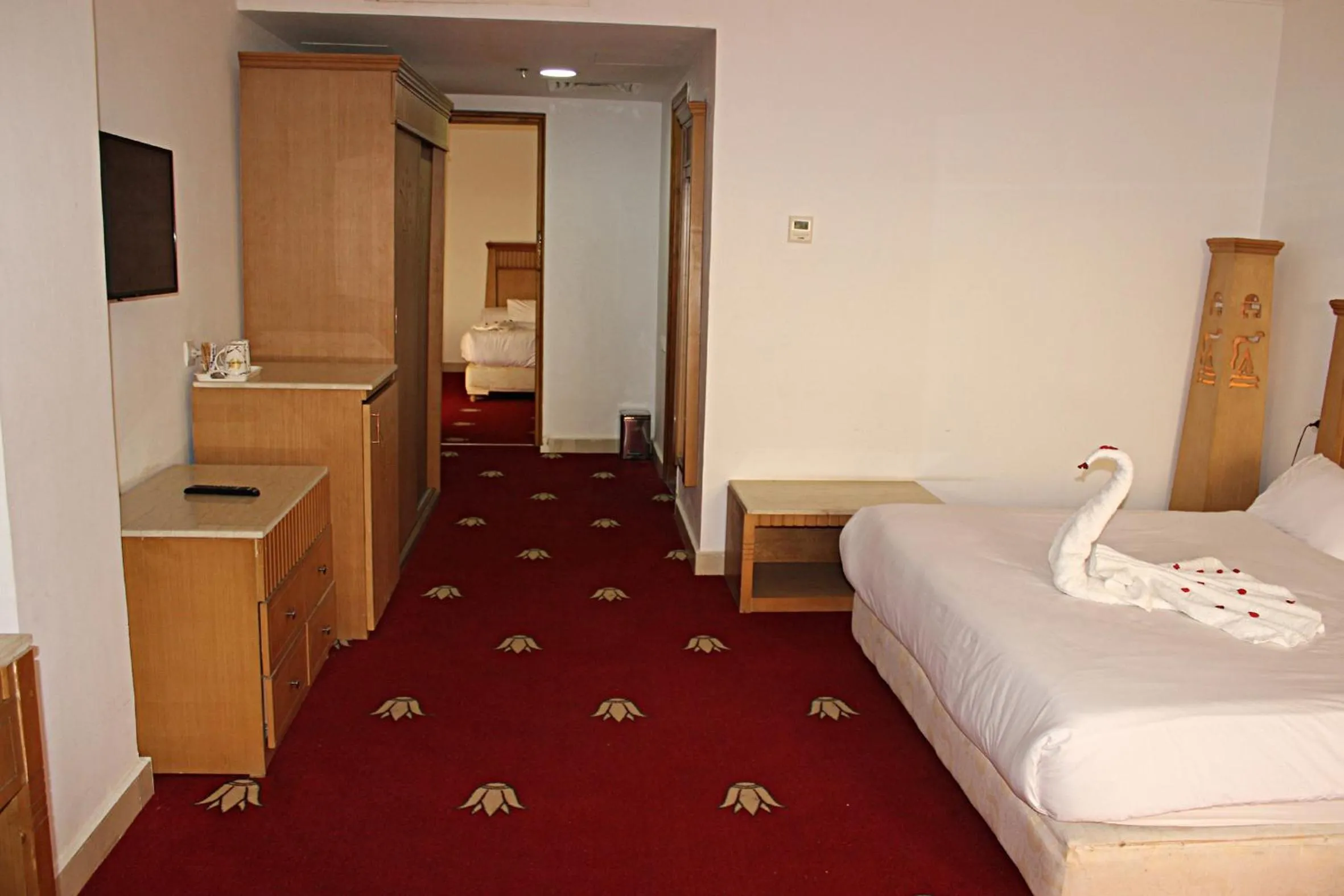 Photo of the whole room, Bed in Regency Pyramids Hotel