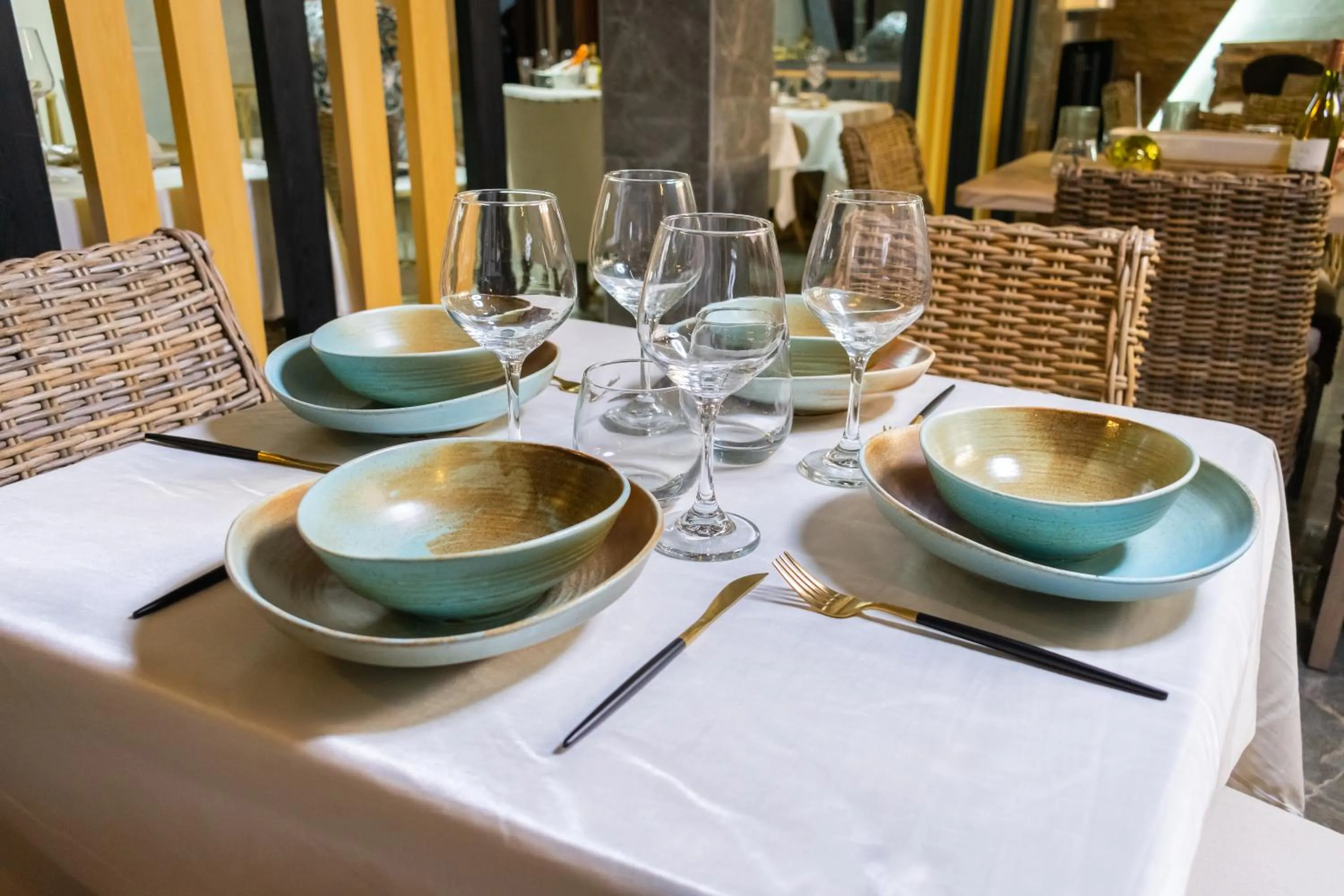 Restaurant/places to eat in KH Hotel Boutique