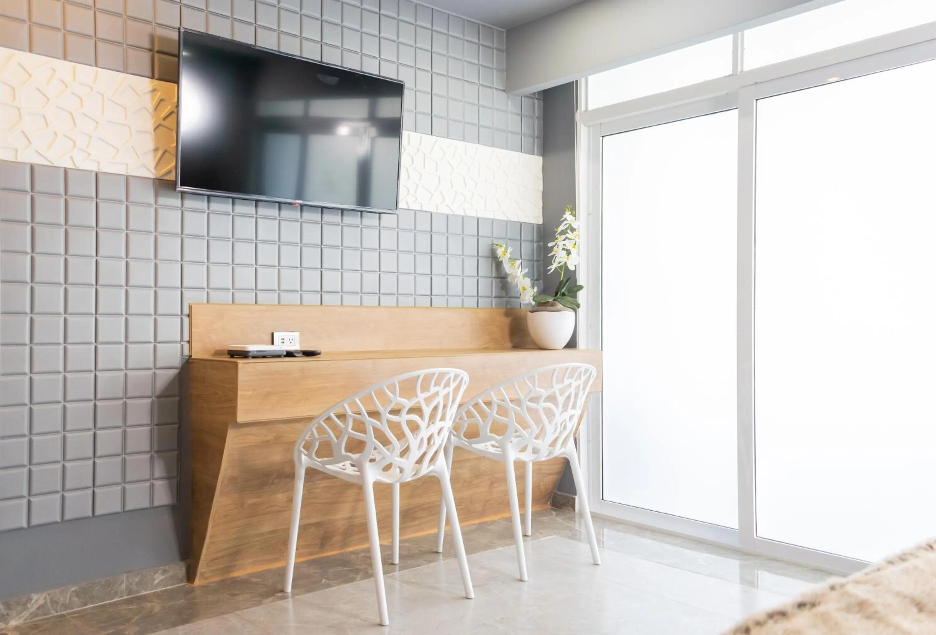 TV and multimedia in KH Hotel Boutique