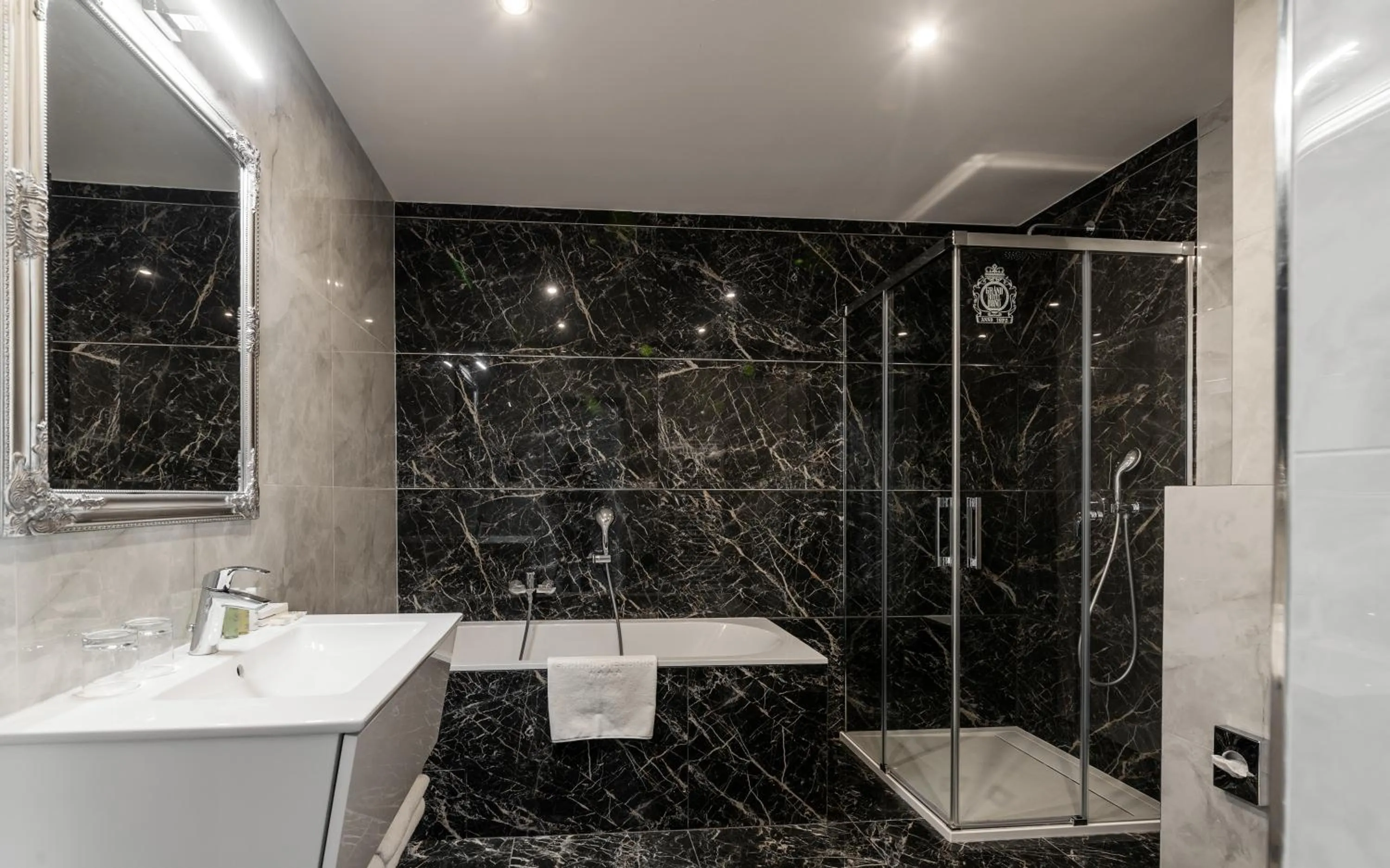 Shower in Grandhotel Brno