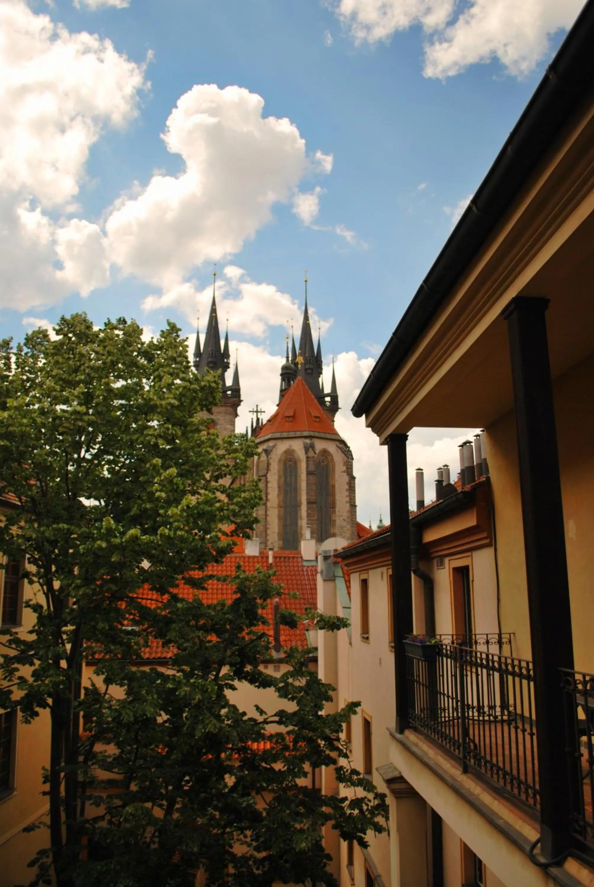 Property building in Hotel Metamorphis