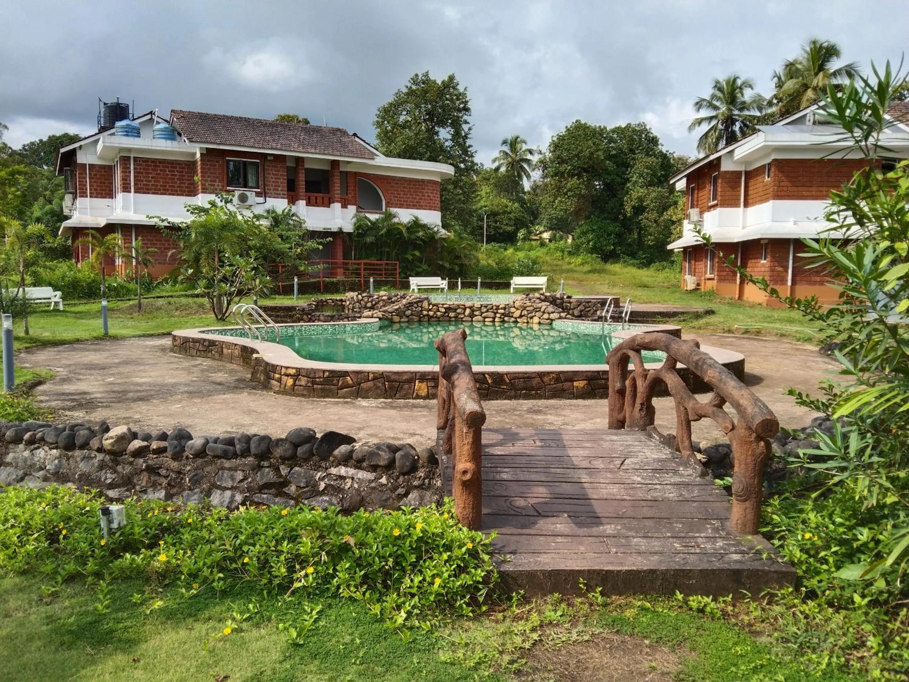 Swimming pool in Sarth Ayurveda Retreat and Wellness Centre