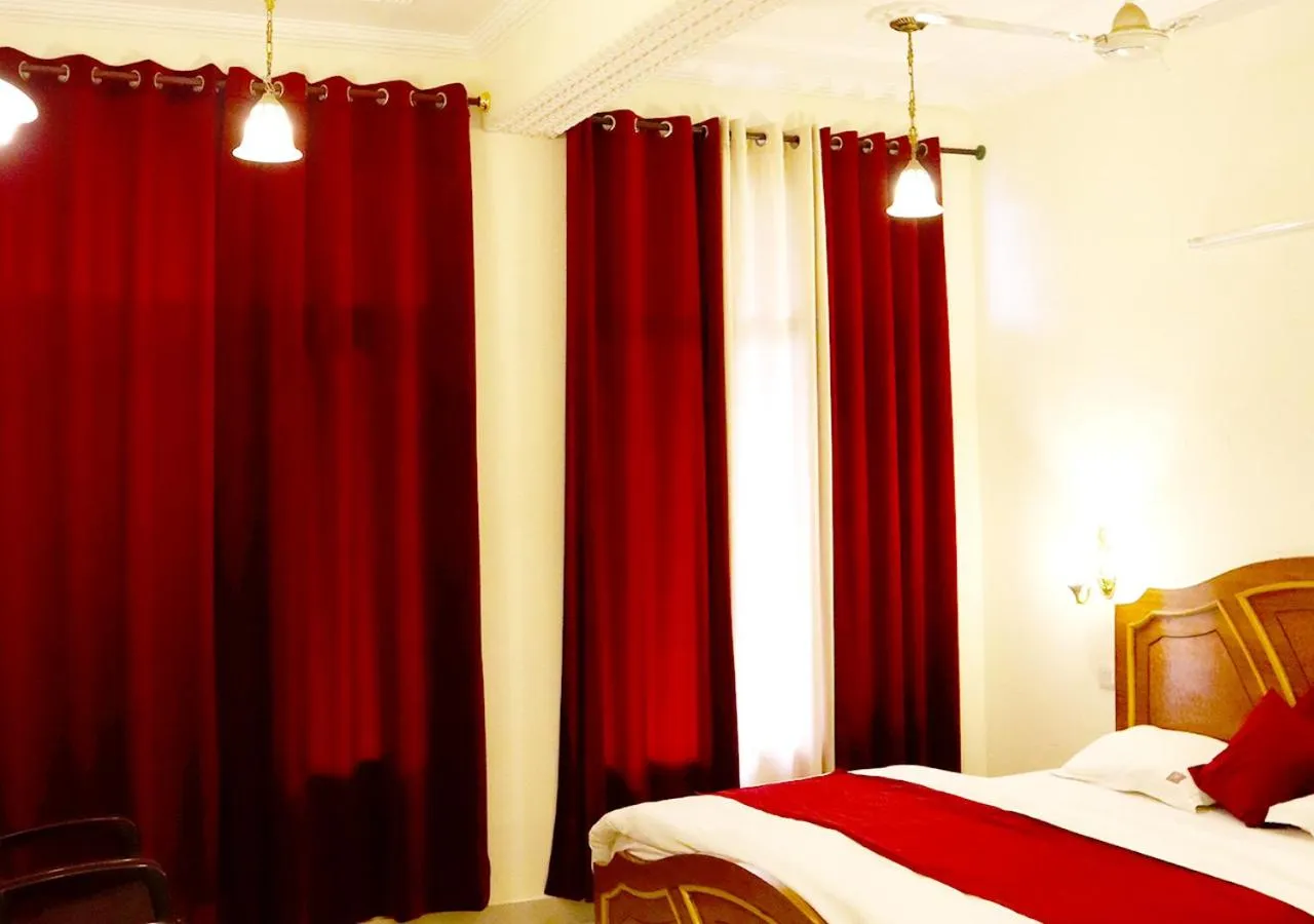 Bedroom in Hotel Sanawar View