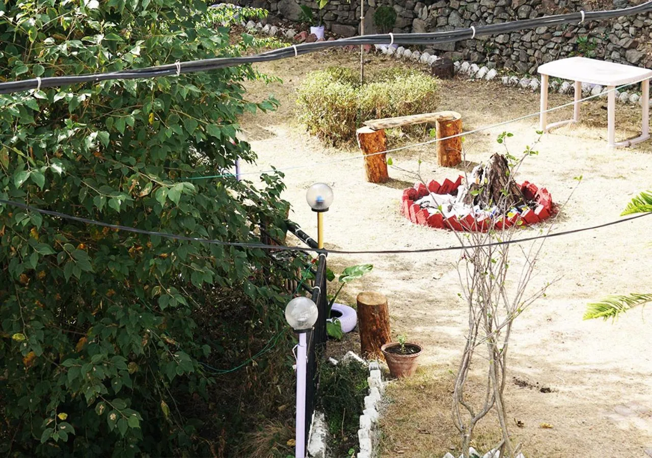 Garden view in Hotel Sanawar View