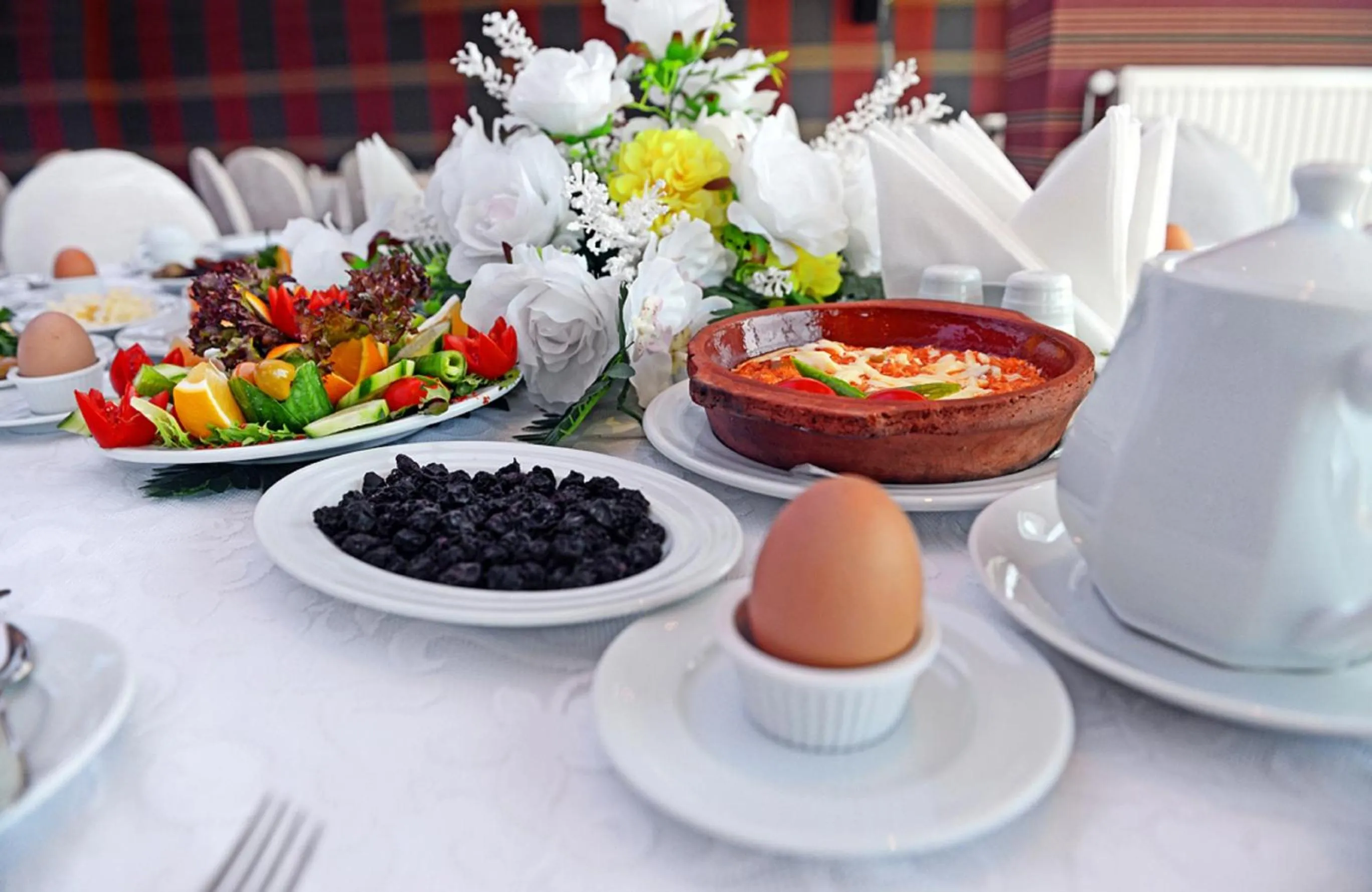 Restaurant/places to eat in Grand Amisos Hotel