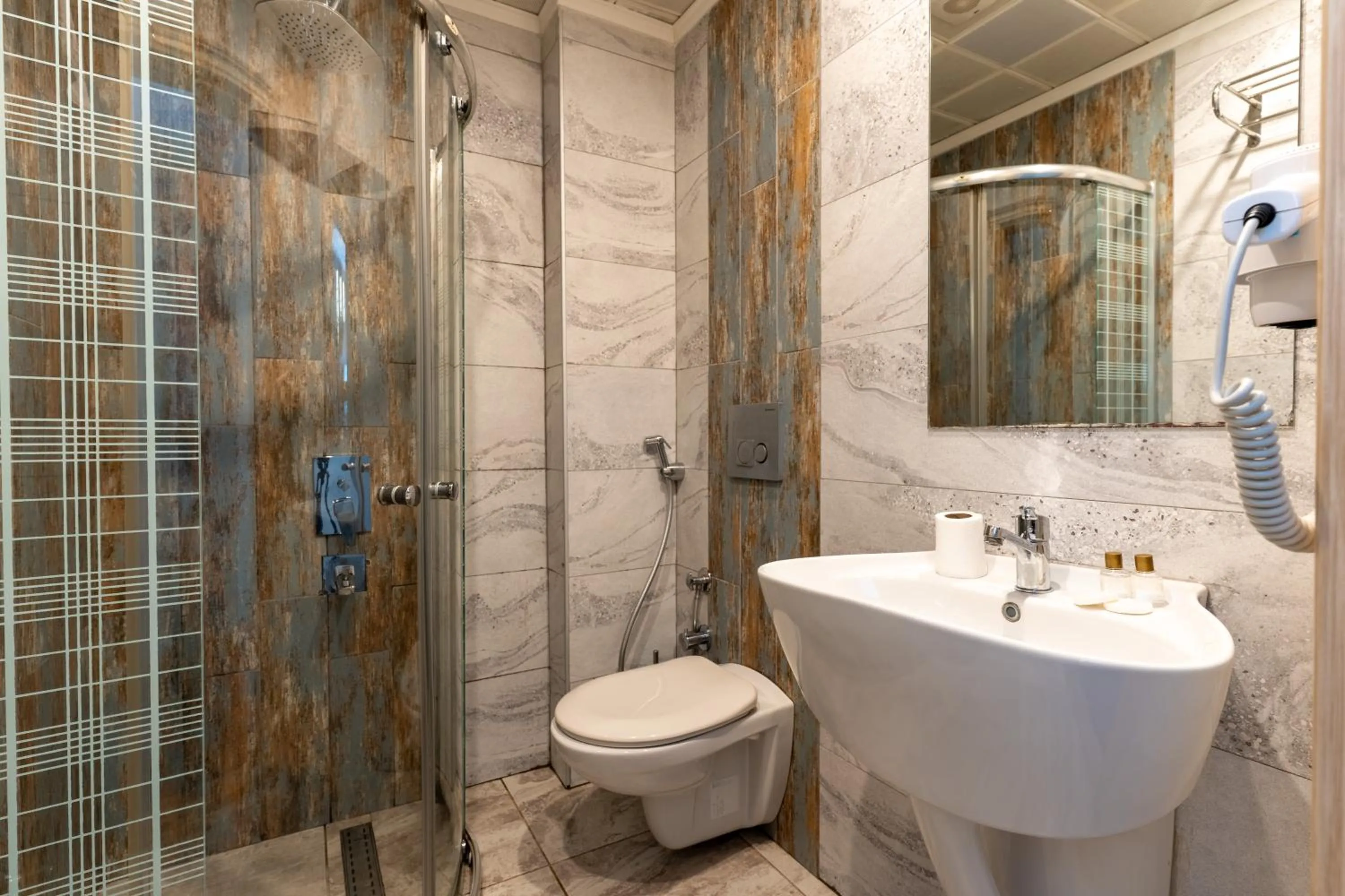 Toilet in Fengo Hotel & Spa