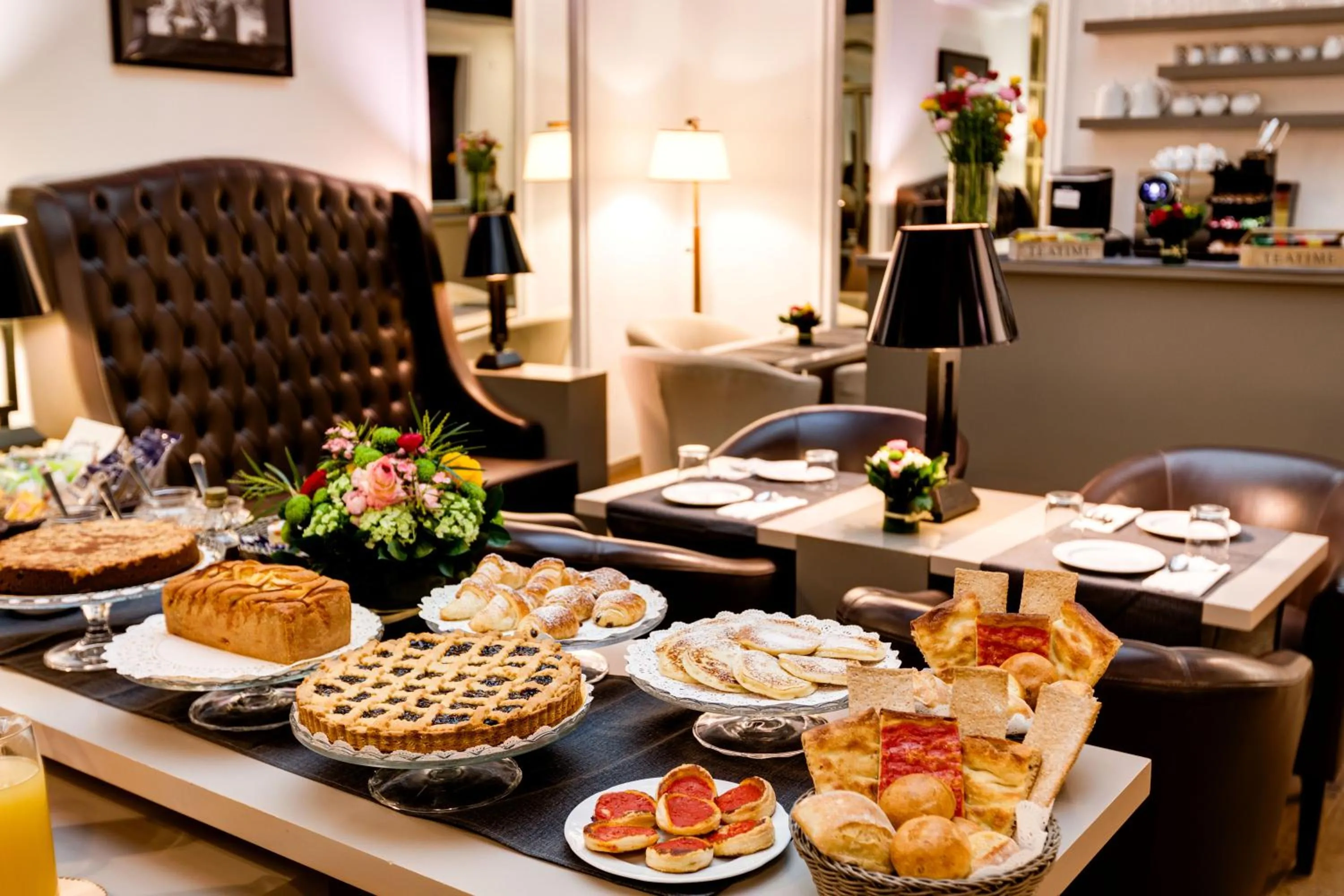 Breakfast in V Collection Piazza Farnese Luxury Suites
