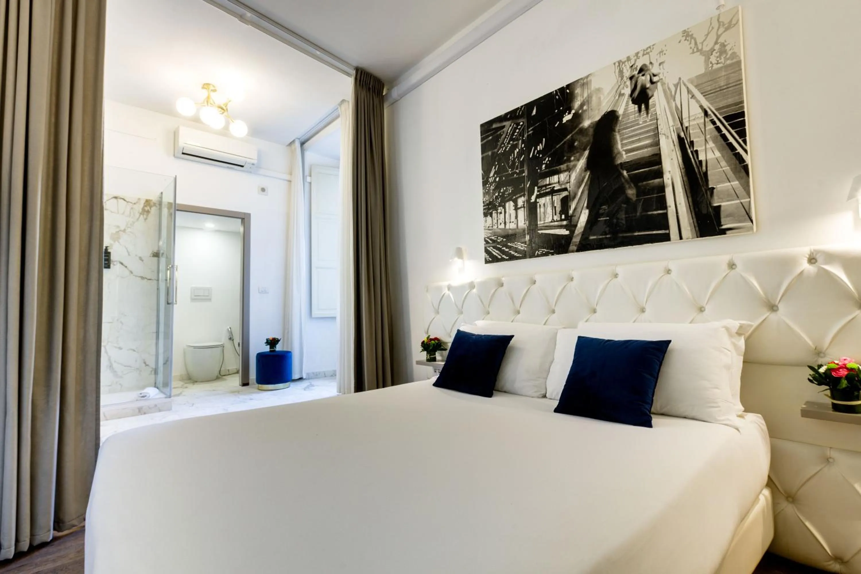 Bedroom, Bed in V Collection Piazza Farnese Luxury Suites