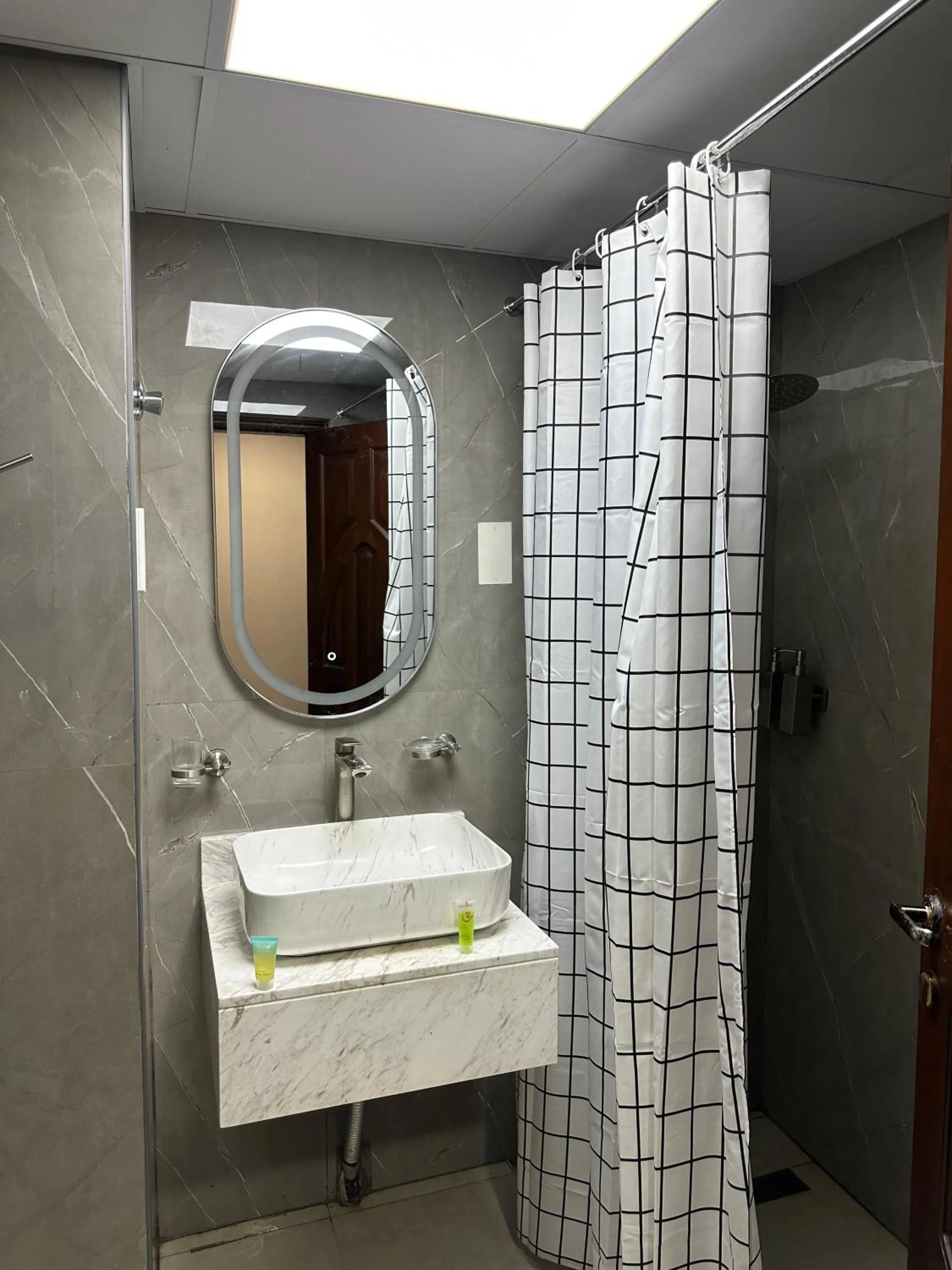 Bathroom in Aygro Hotel