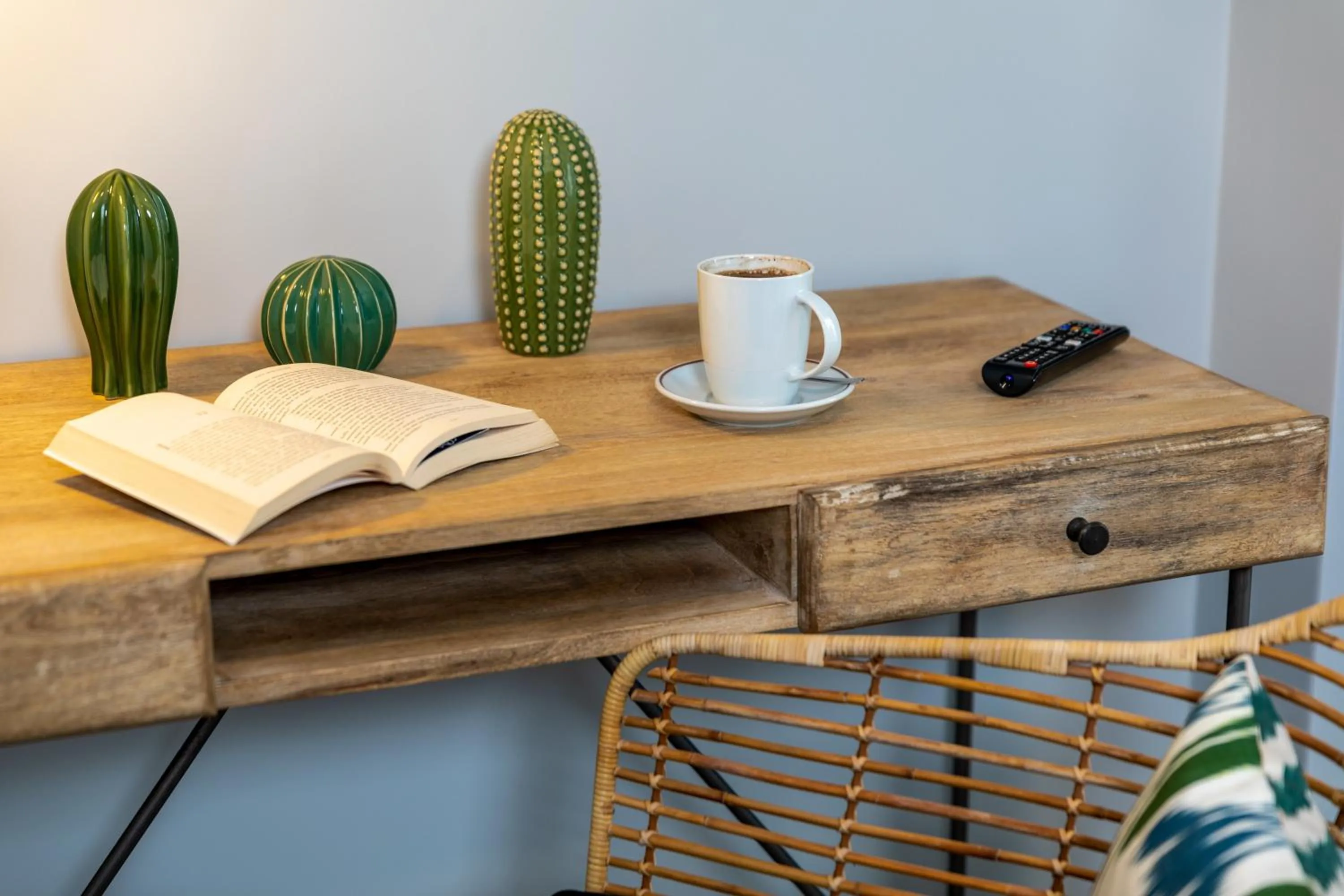 Coffee/tea facilities in Green Parrot Hotel Istanbul