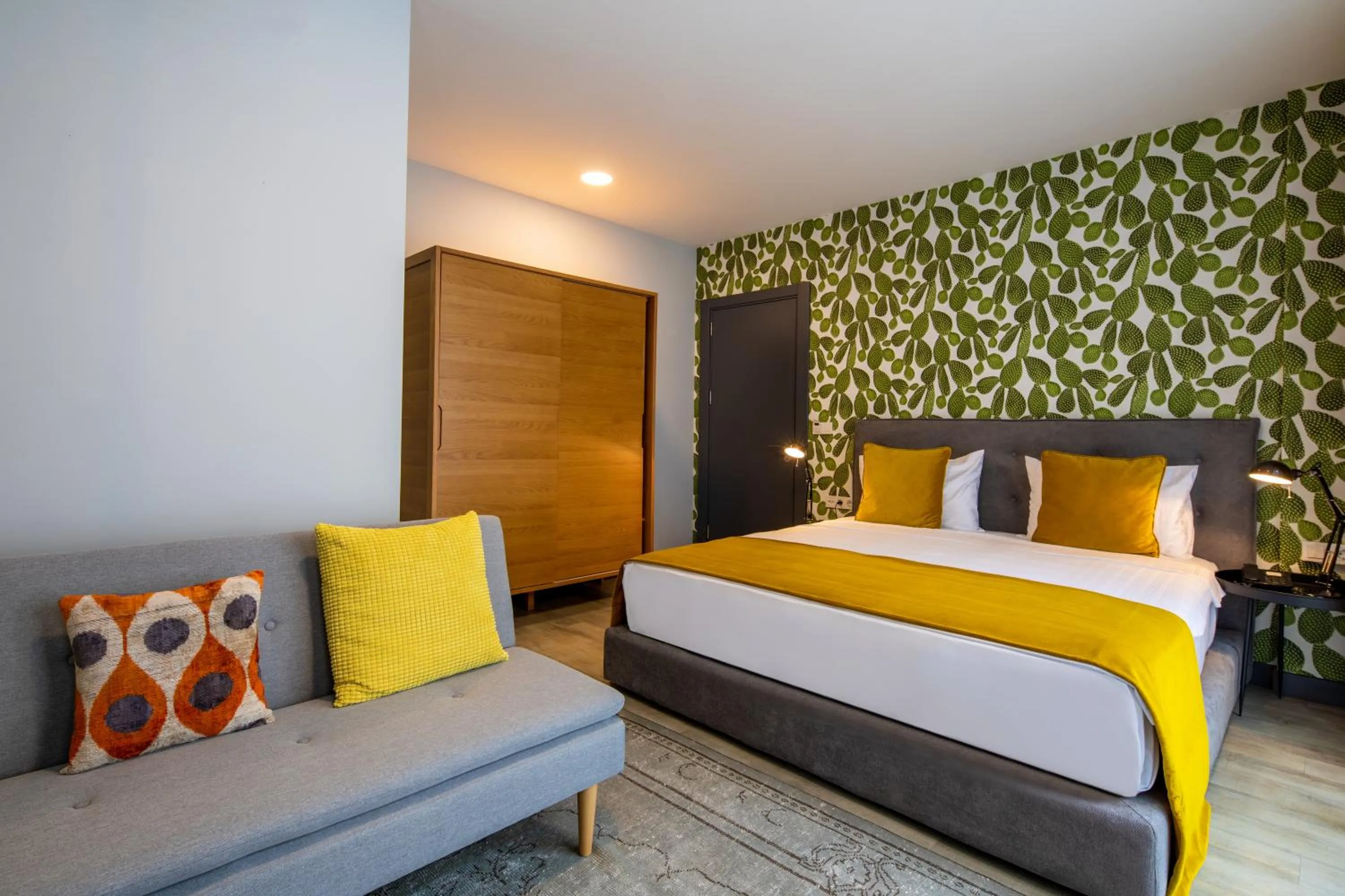 Photo of the whole room, Bed in Green Parrot Hotel Istanbul