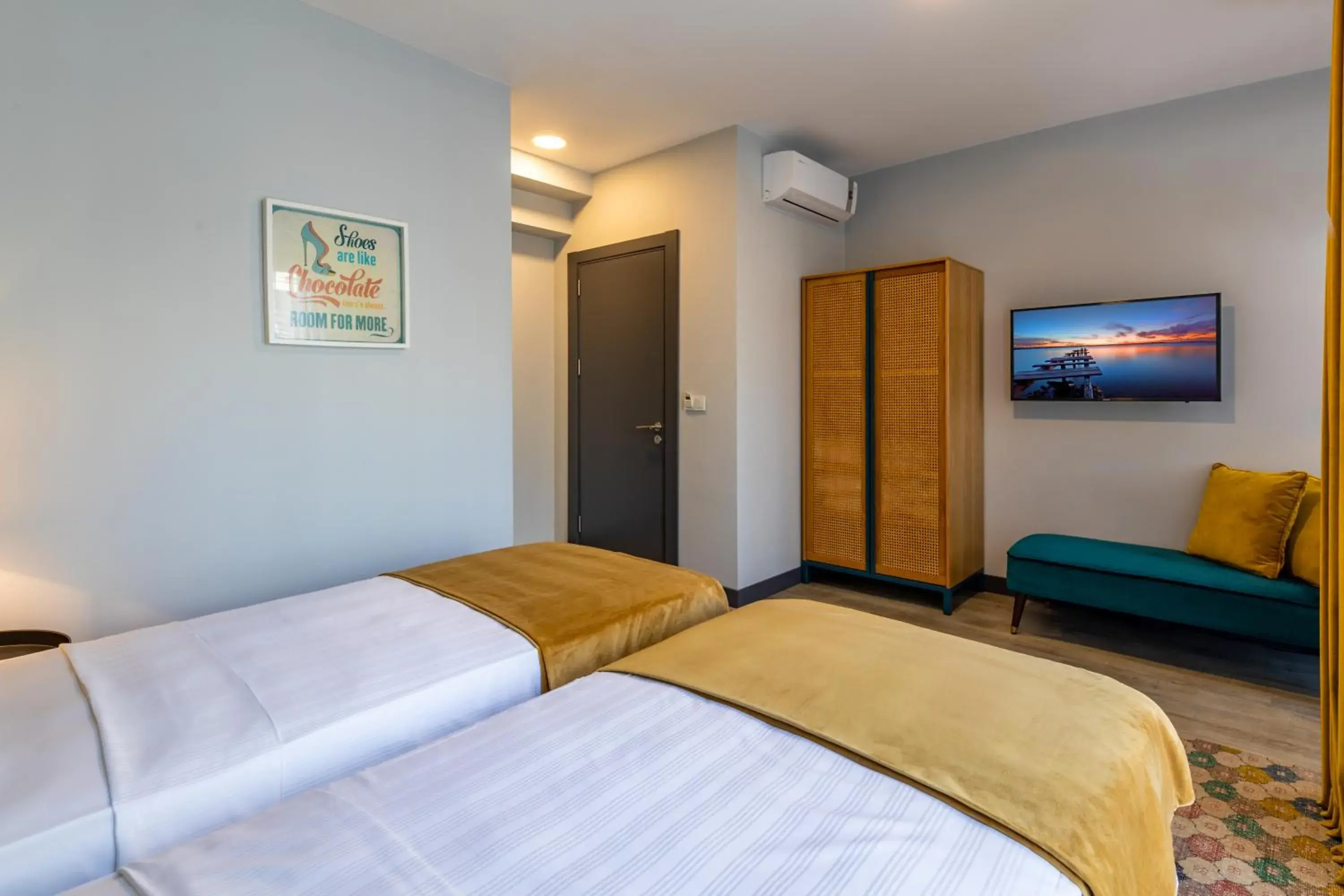 Deluxe Twin Room in Green Parrot Hotel Istanbul Deluxe Twin Room in Green Parrot Hotel Istanbul
