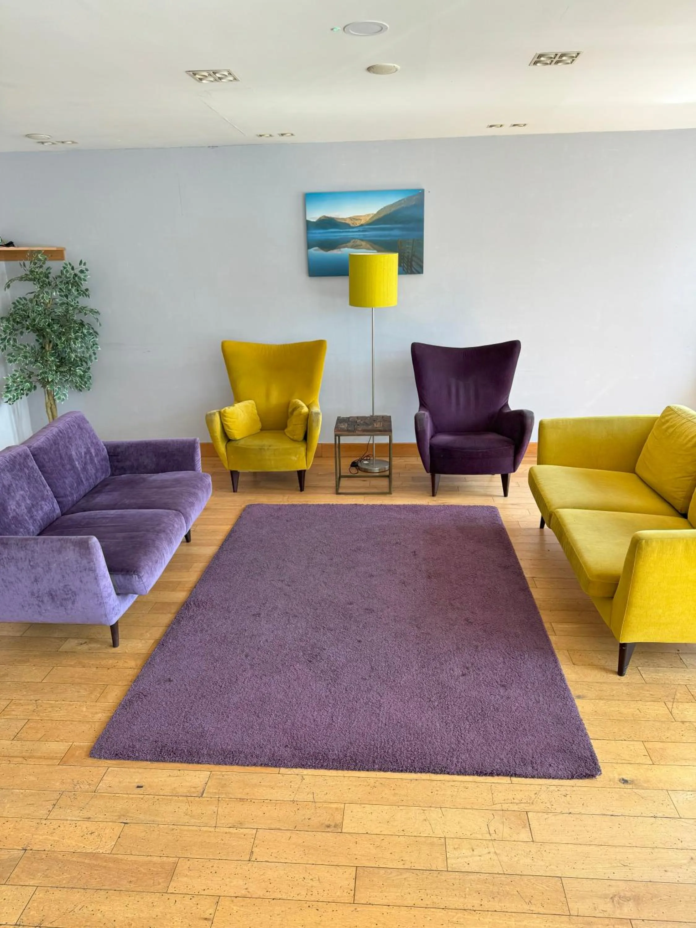 Seating area in Citilodge Wakefield Hotel by Roomsbooked