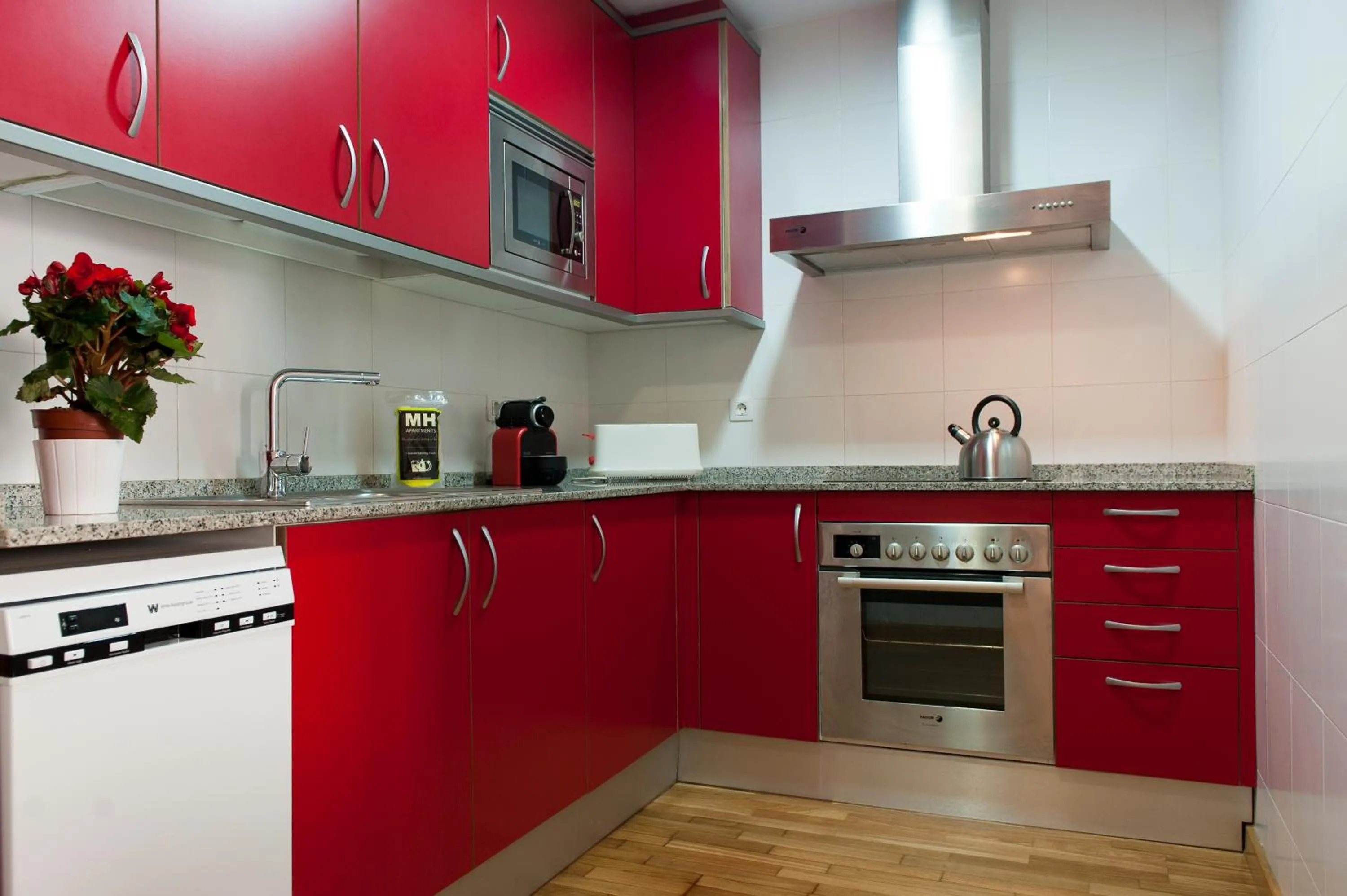 Kitchen or kitchenette in MH Apartments Gracia