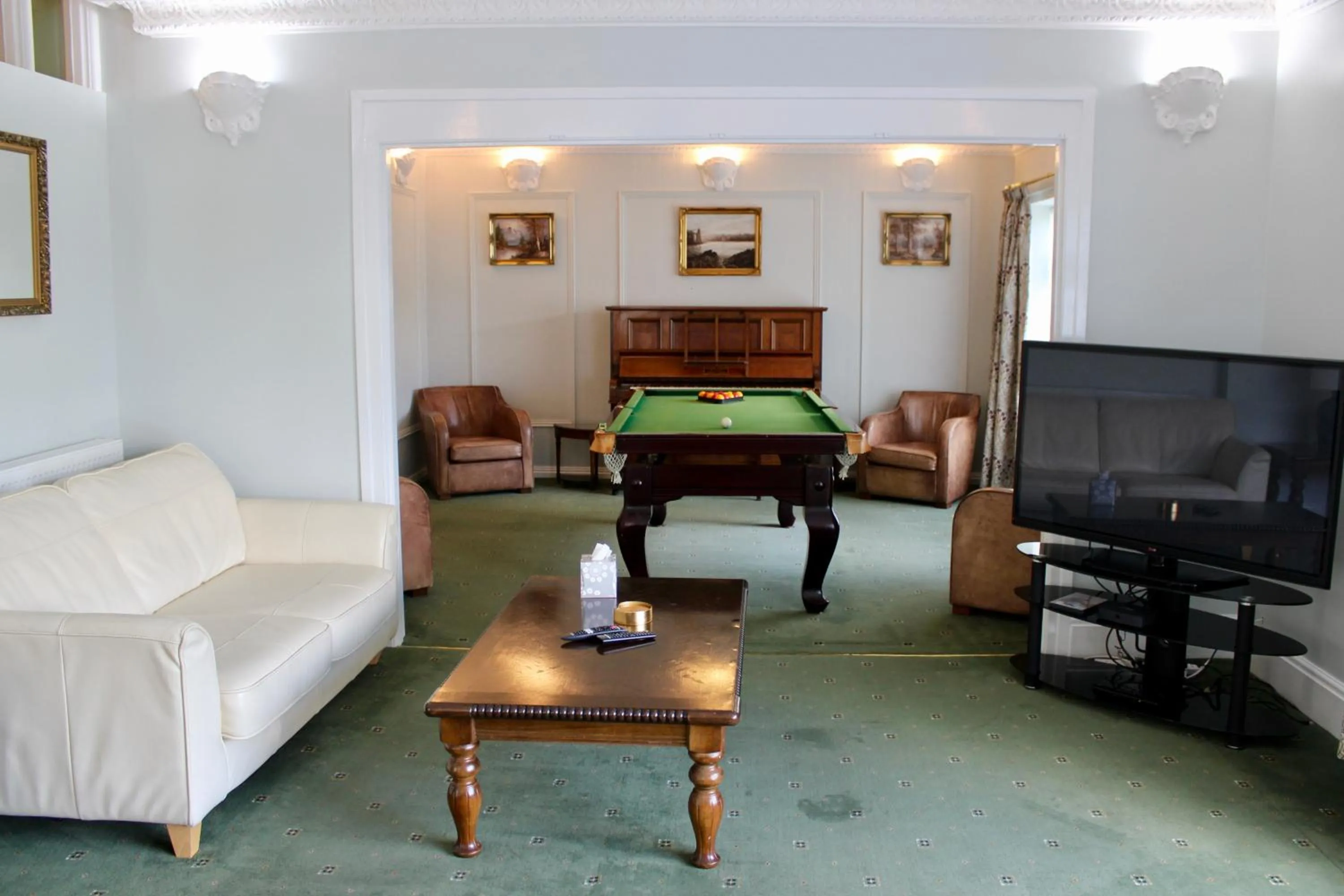 Billiard in Bryn Noddfa