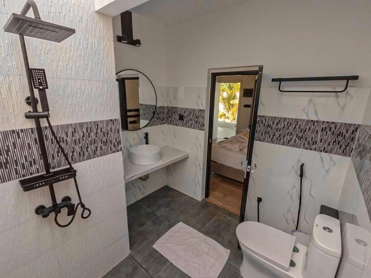 Shower, Bed in Belvedere Thoddoo