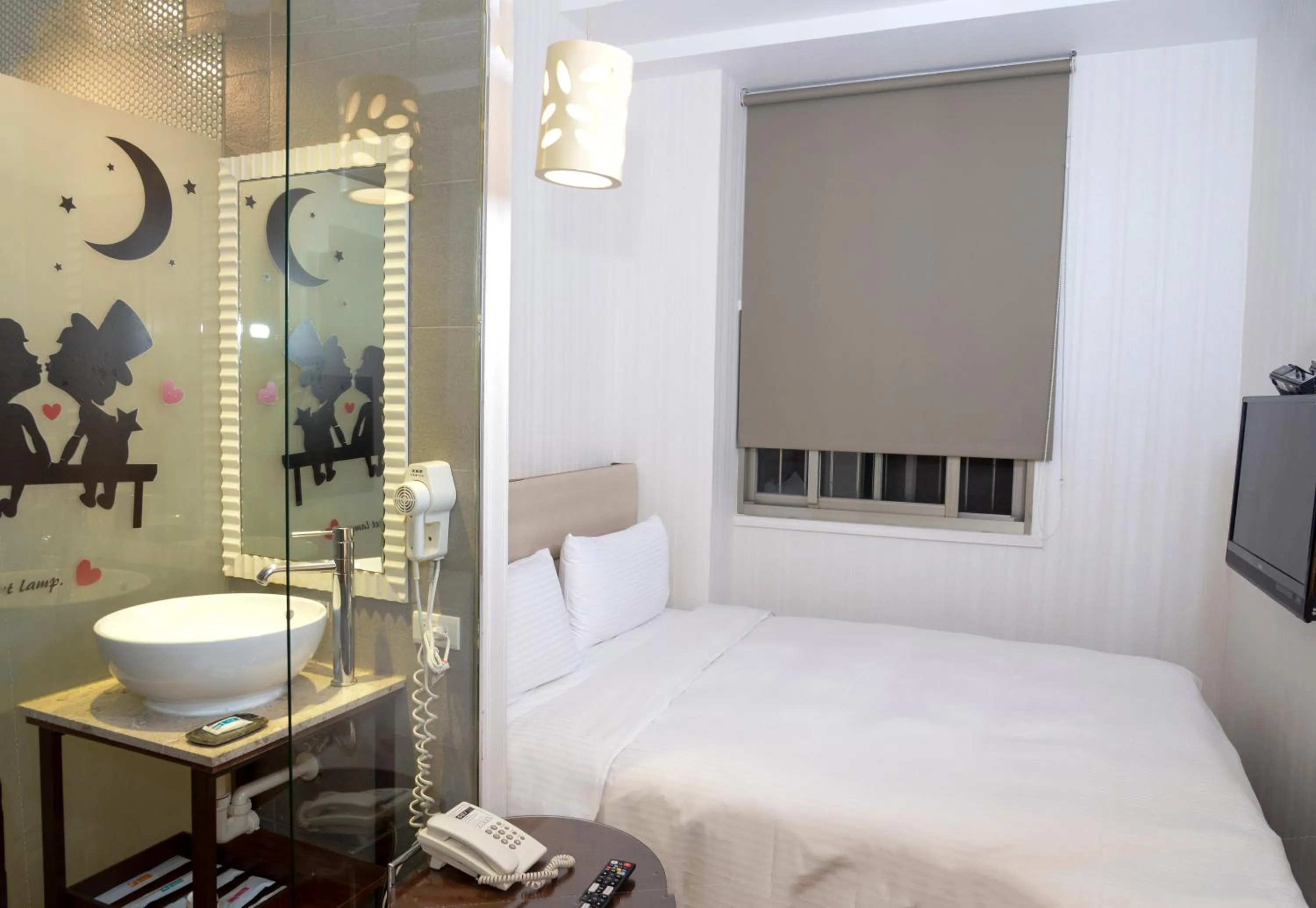 Photo of the whole room, Bed in E-Coast Star Hotel