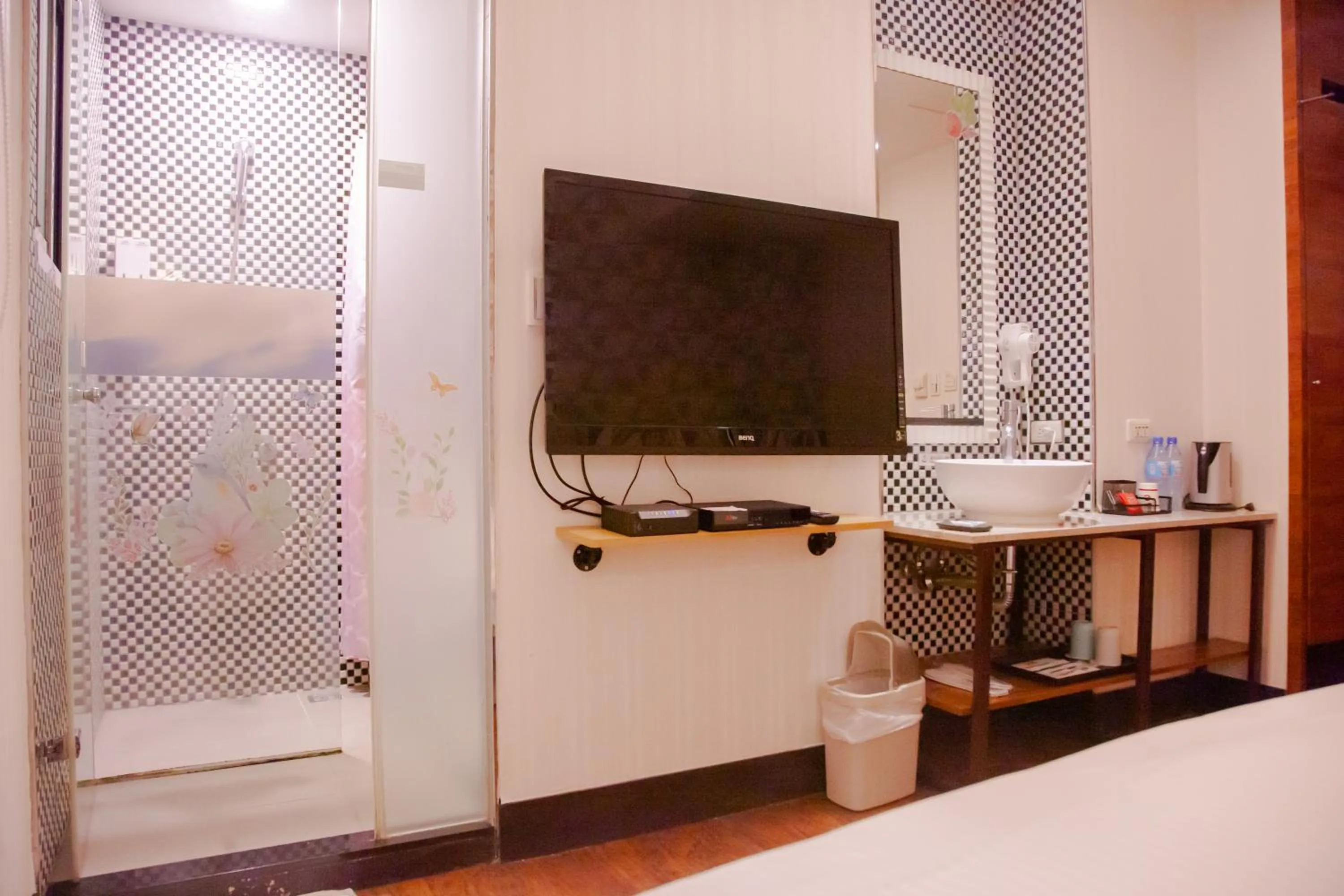 Photo of the whole room in E-Coast Star Hotel