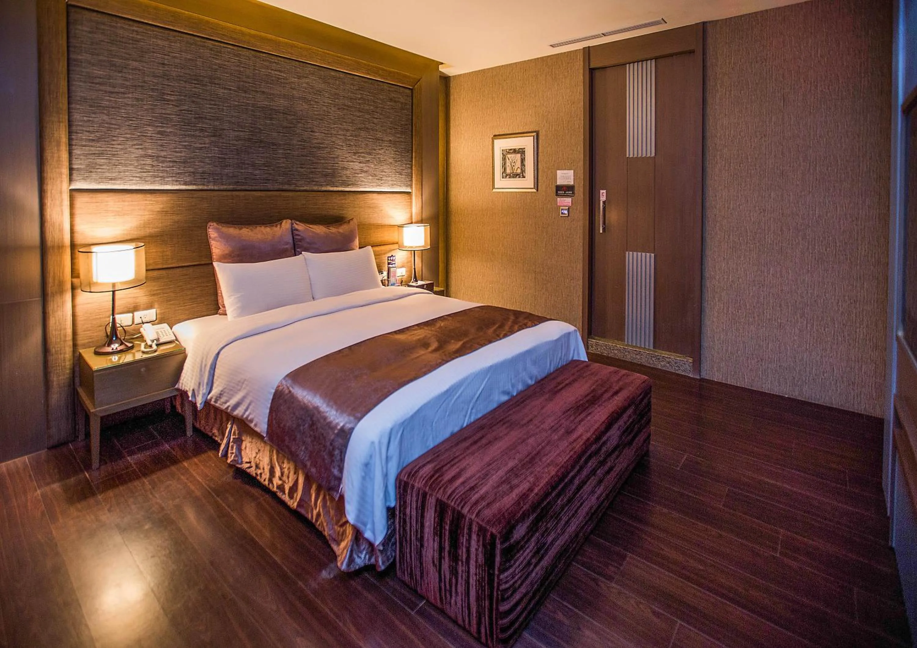 Bed in One + One Motel