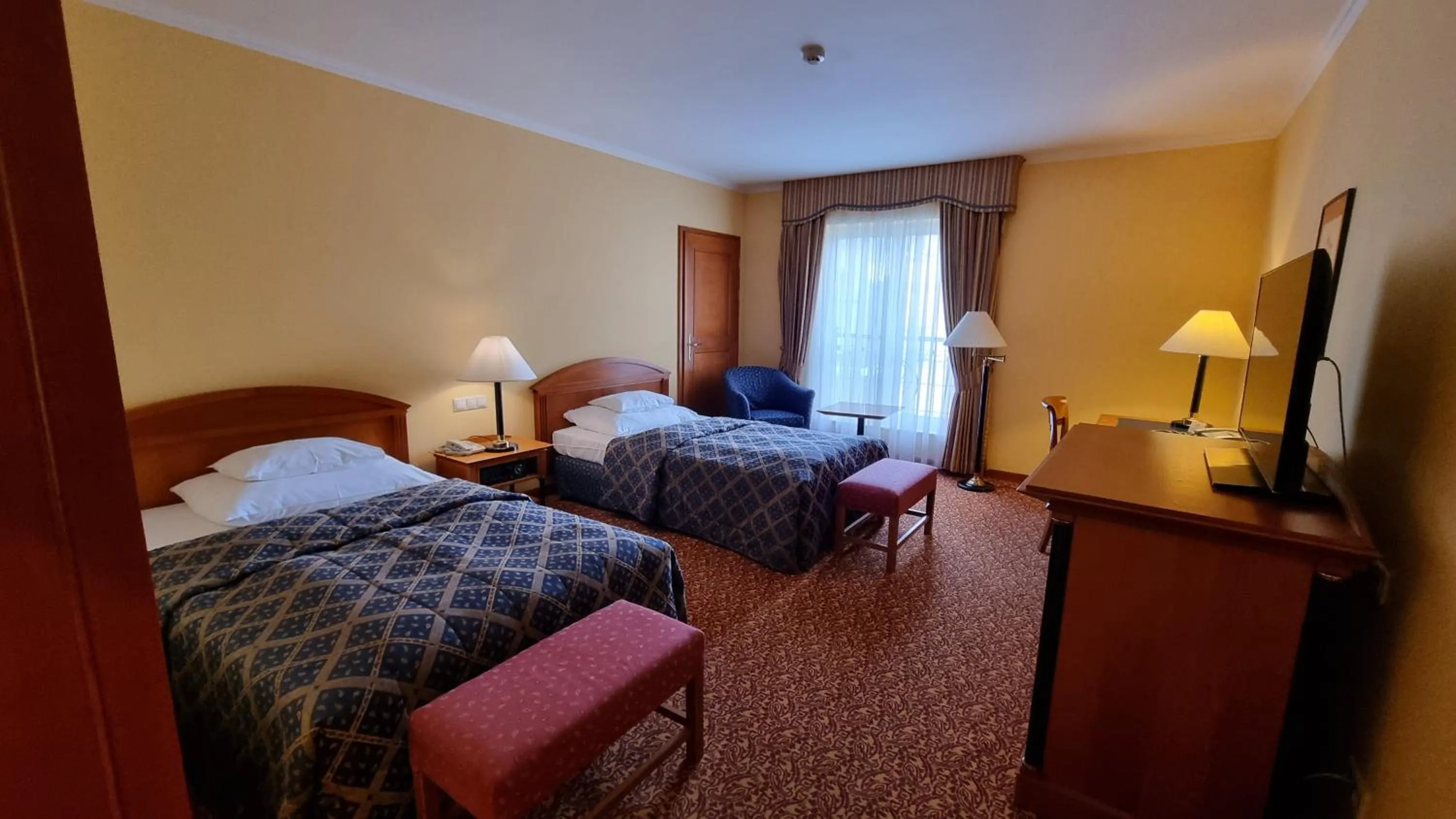 Bed in Hotel Savoy Prague