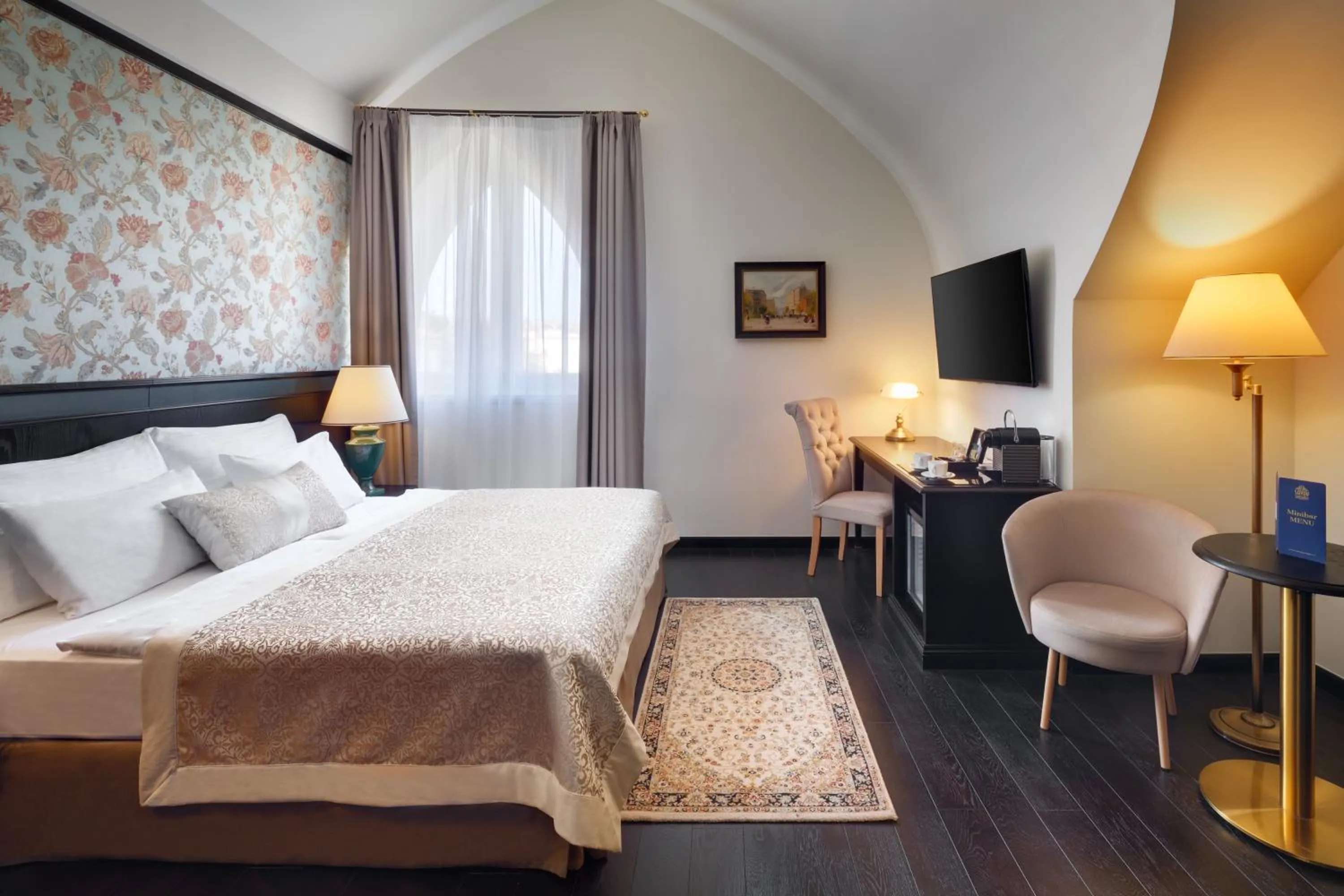 Bed in Hotel Savoy Prague