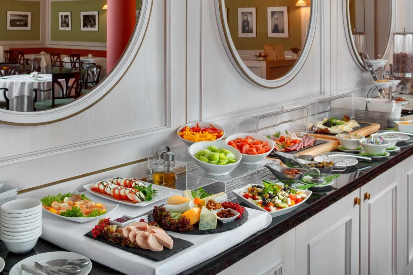 Breakfast in Hotel Savoy Prague