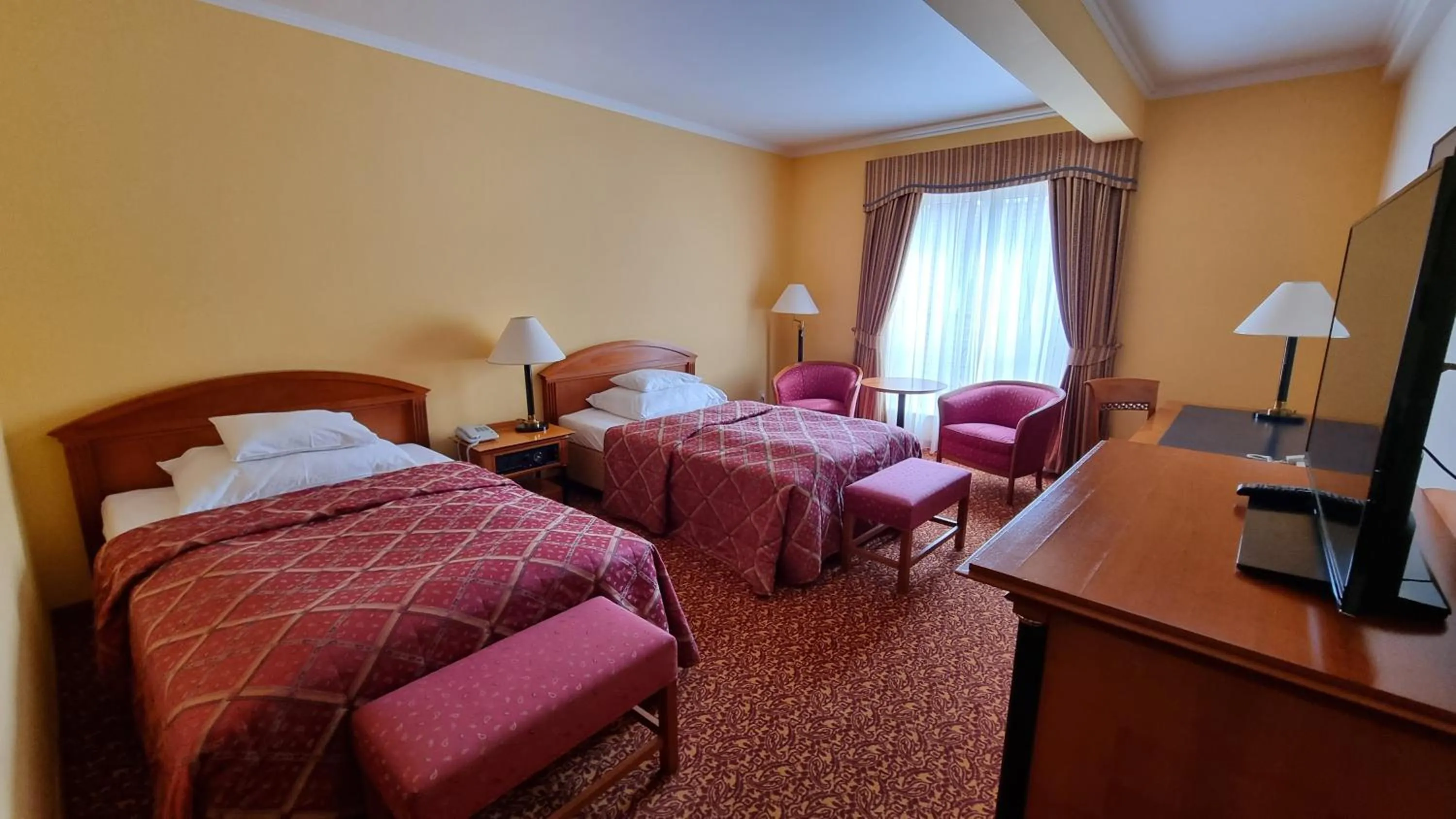 Bed in Hotel Savoy Prague