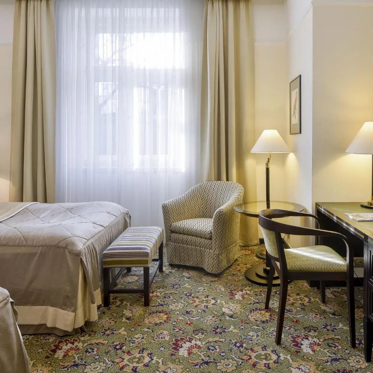 Deluxe Twin Room in Hotel Savoy Prague Deluxe Twin Room in Hotel Savoy Prague