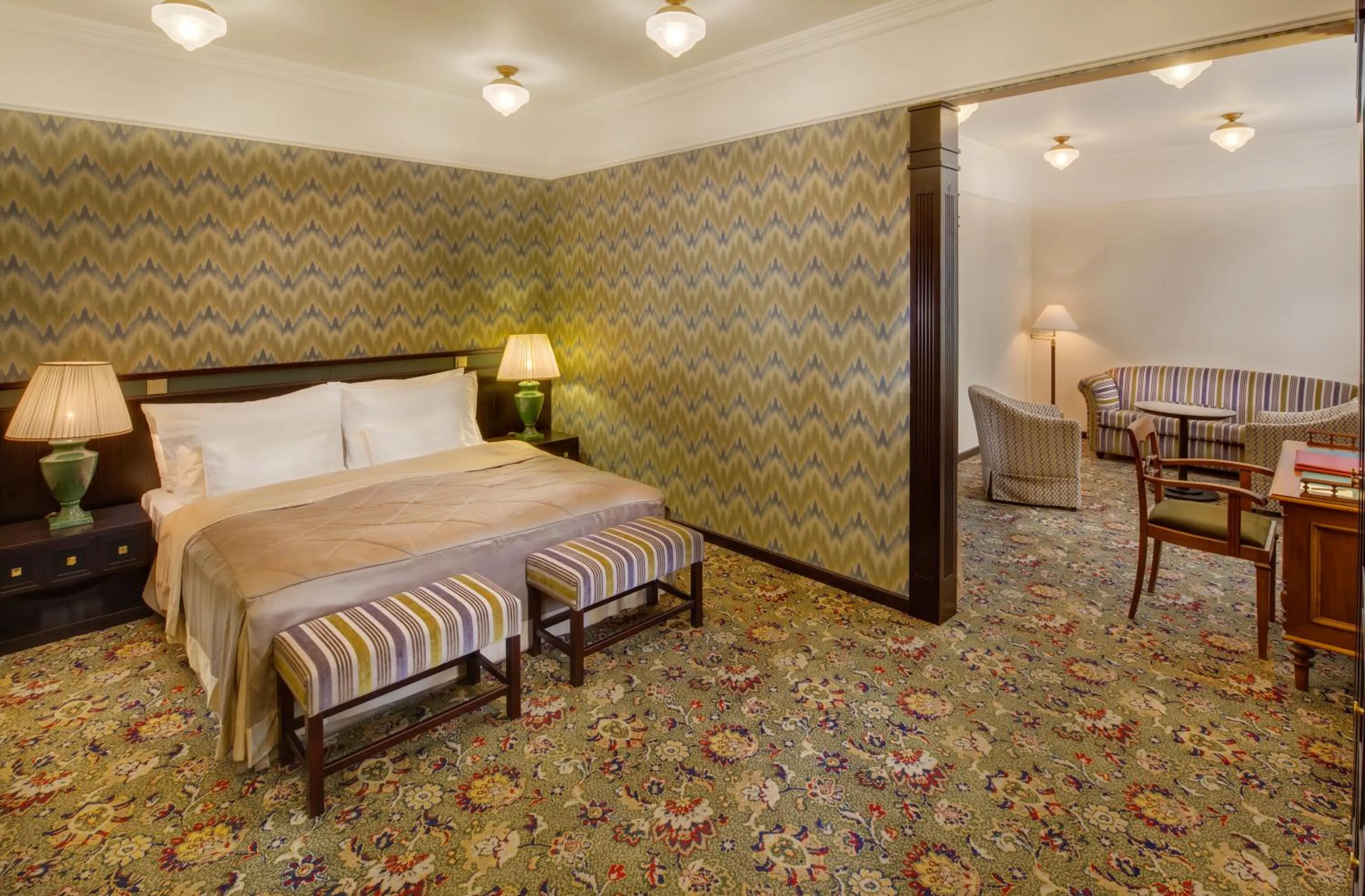 Bed in Hotel Savoy Prague