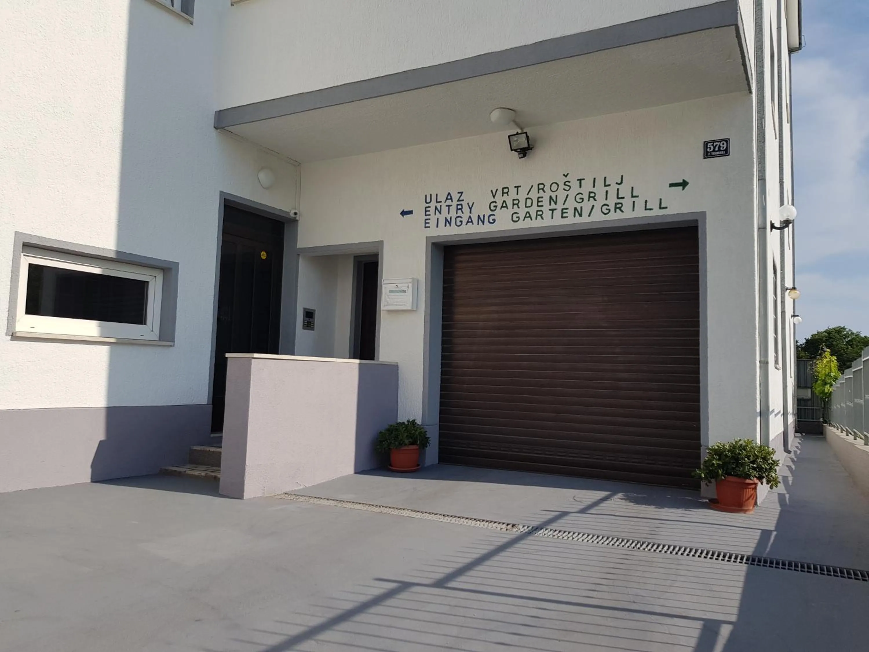 Facade/entrance in Guesthouse Varnica