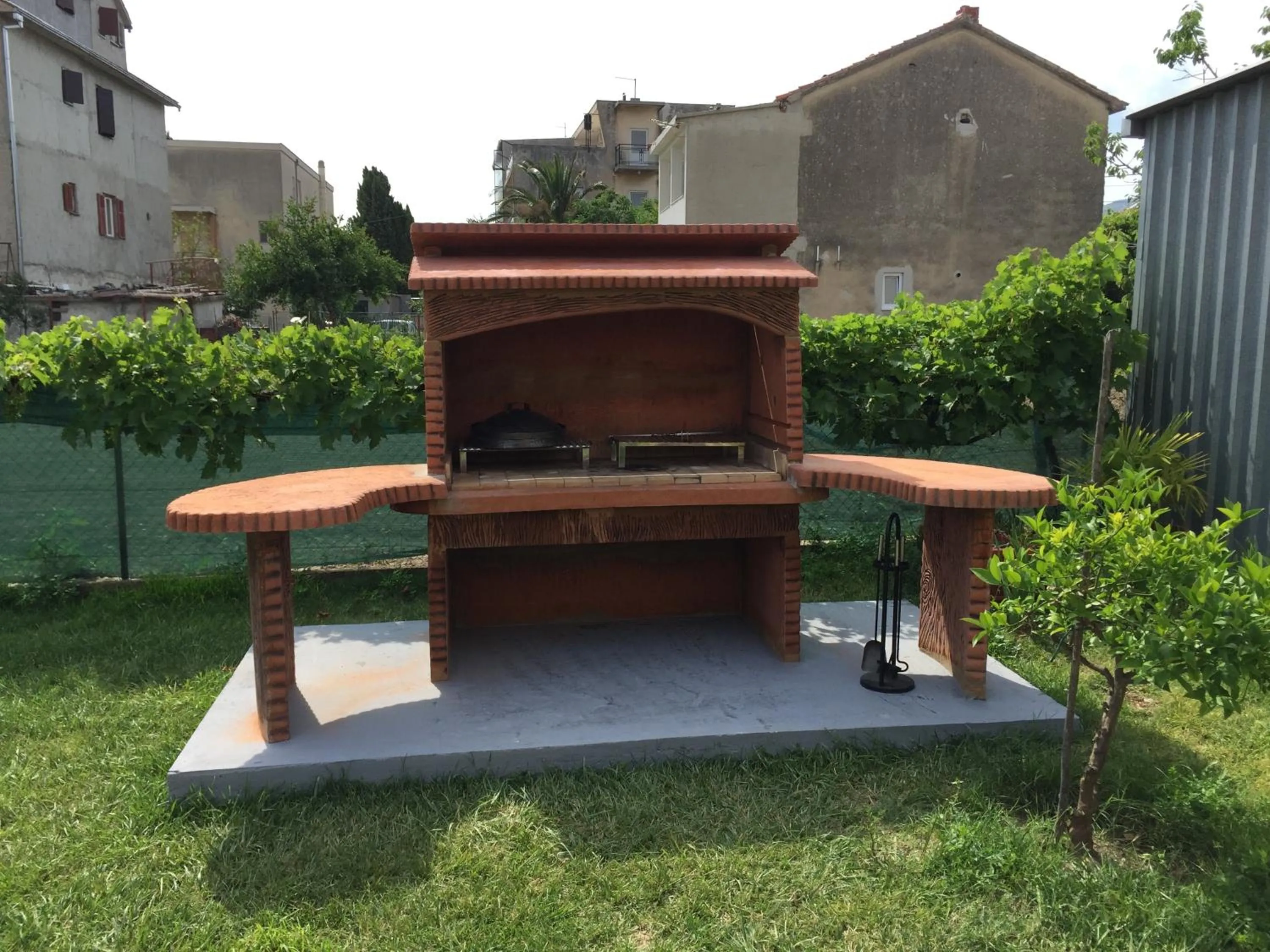 BBQ facilities in Guesthouse Varnica