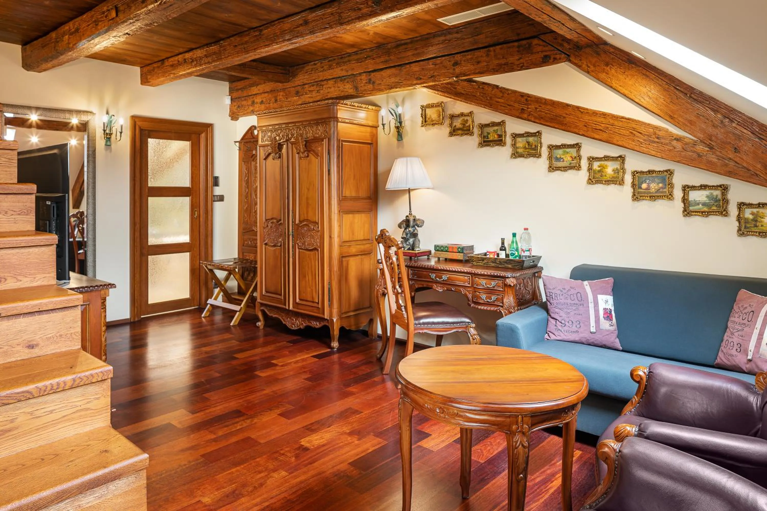 Living room in Iron Gate Hotel & Suites Prague by BHG