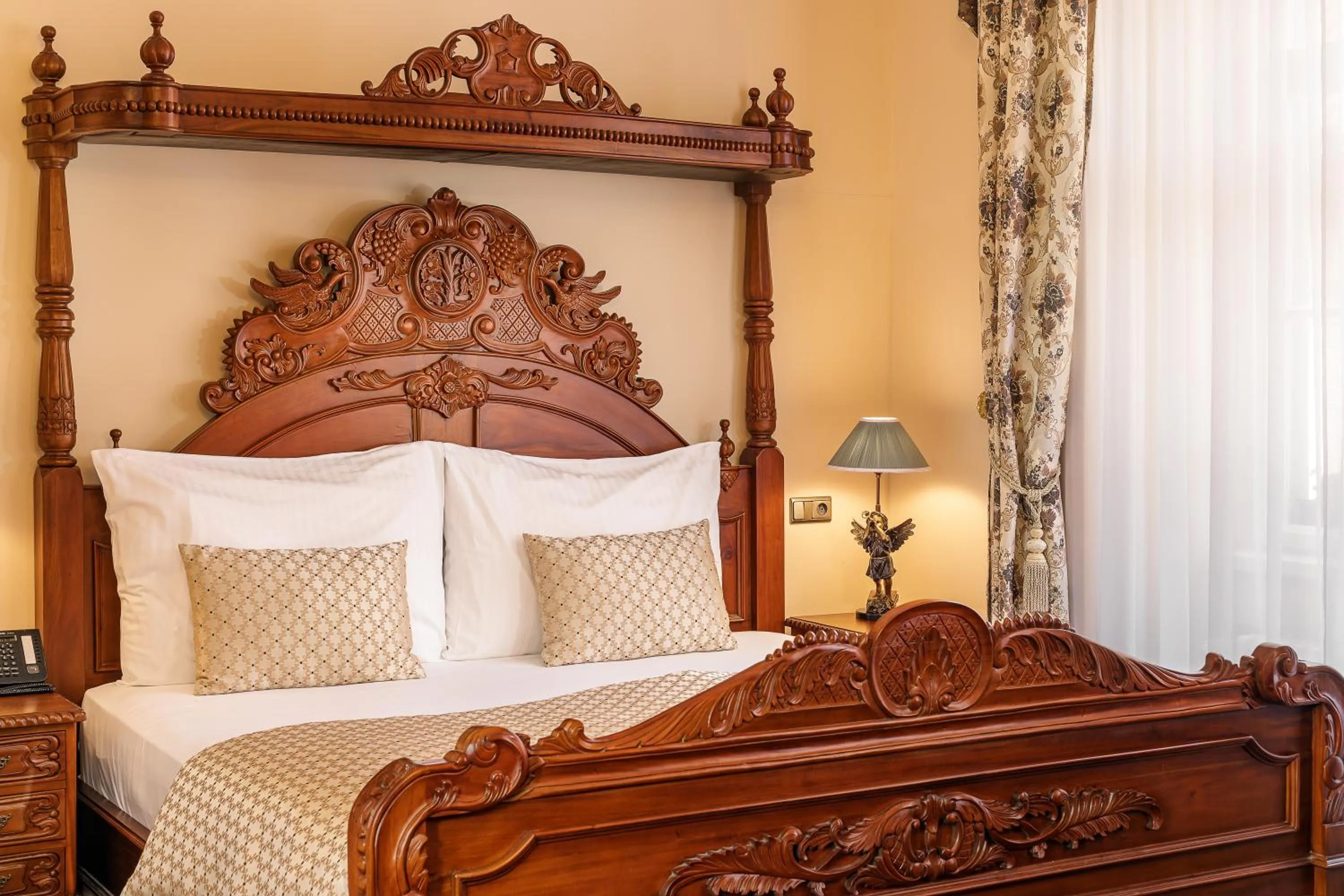 Bed in Iron Gate Hotel & Suites Prague by BHG