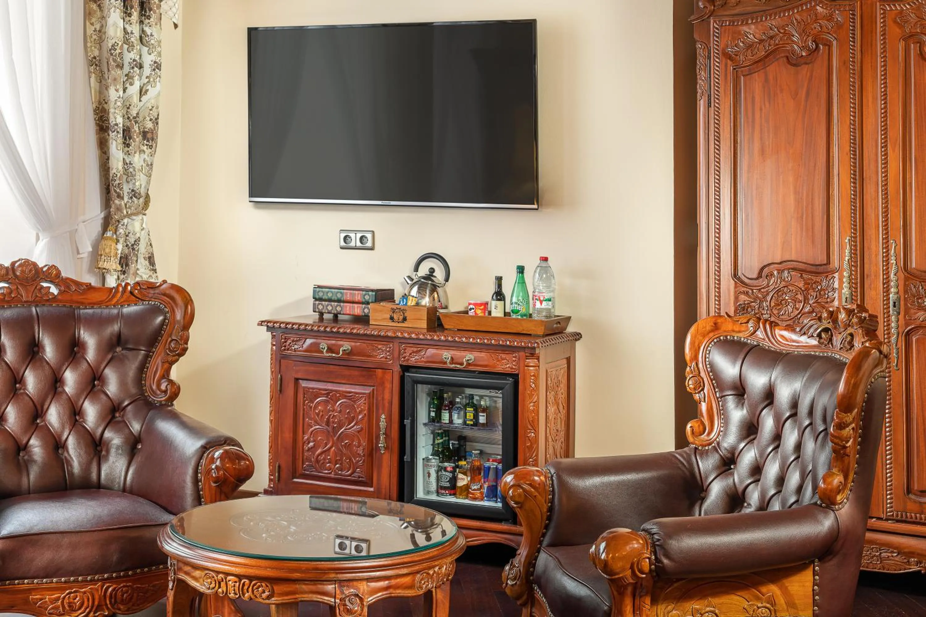 Communal lounge/ TV room in Iron Gate Hotel & Suites Prague by BHG