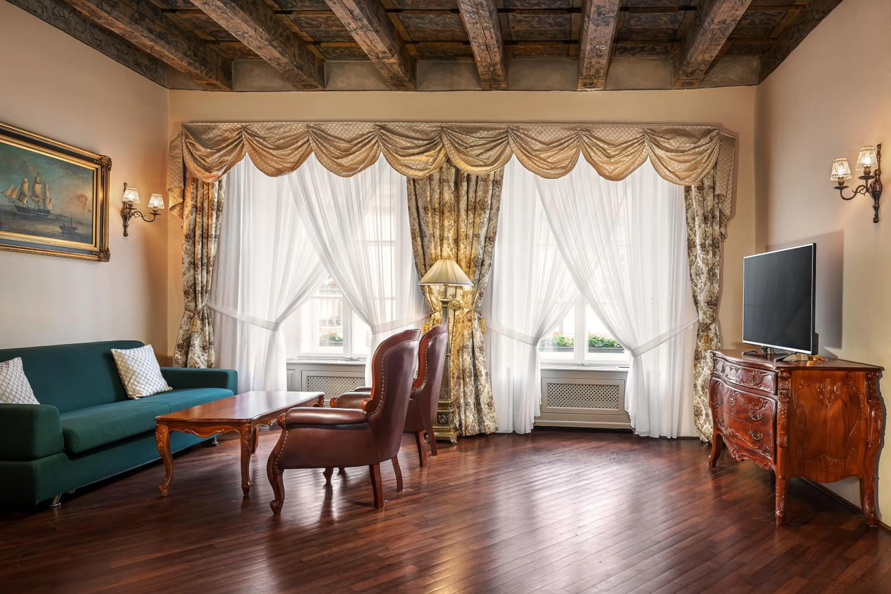 Communal lounge/ TV room in Iron Gate Hotel & Suites Prague by BHG